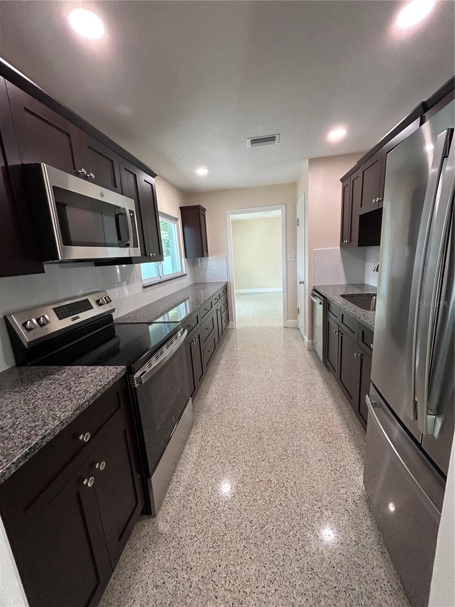 5807 LIVERPOOL DR, TAMPA, FL, 33615