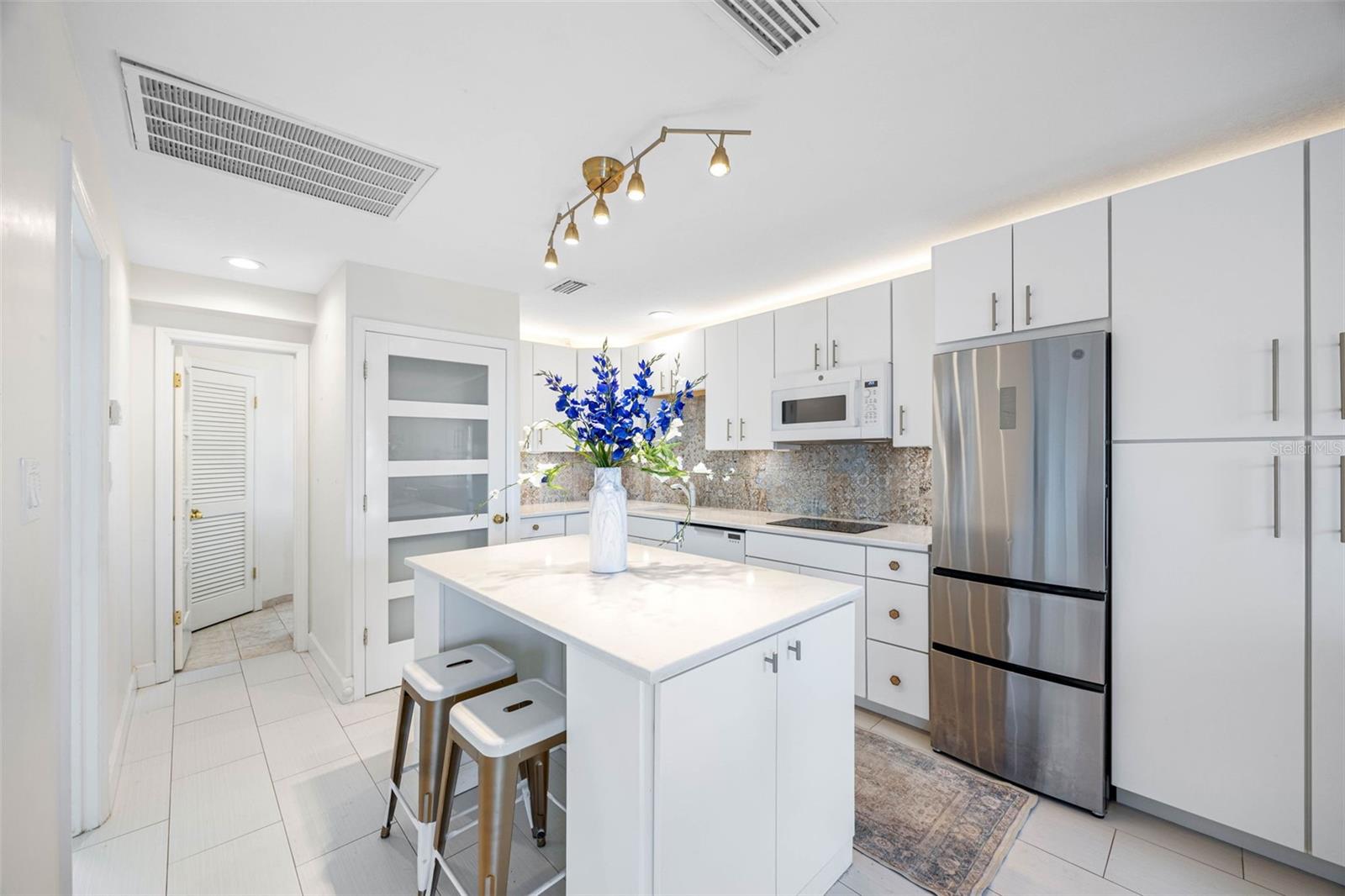 4740 BEACH DR SE #A, ST PETERSBURG, FL, 33705