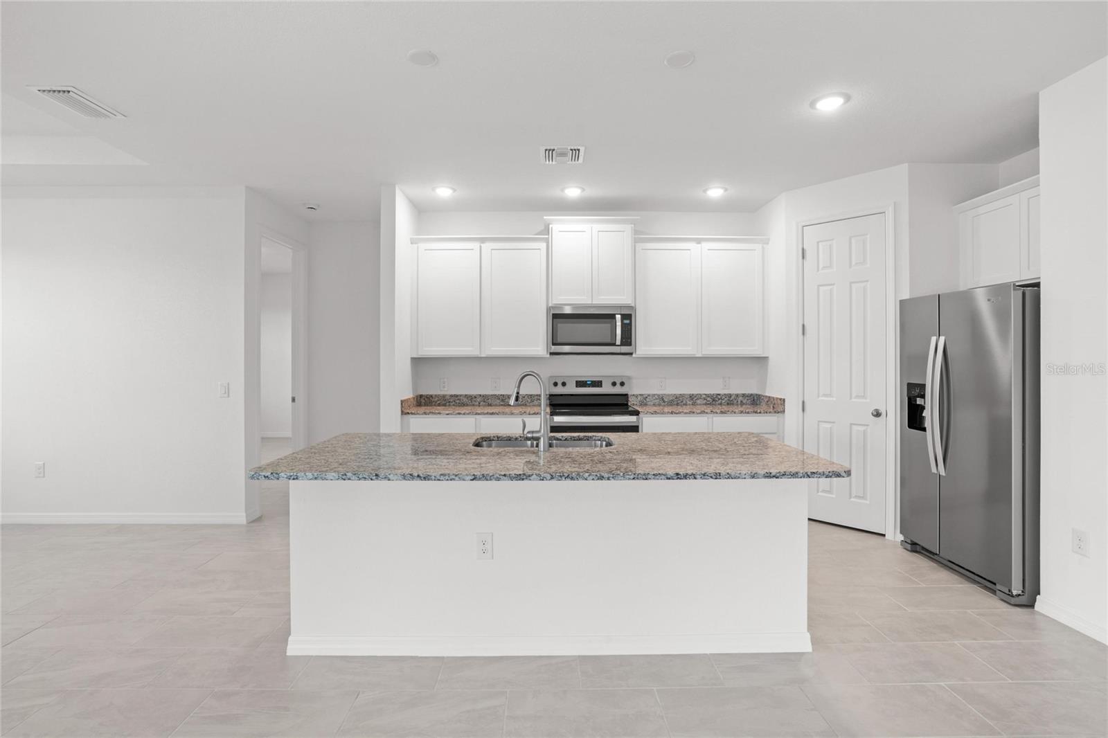 27407 DEEP CREEK BLVD, PUNTA GORDA, FL, 33983