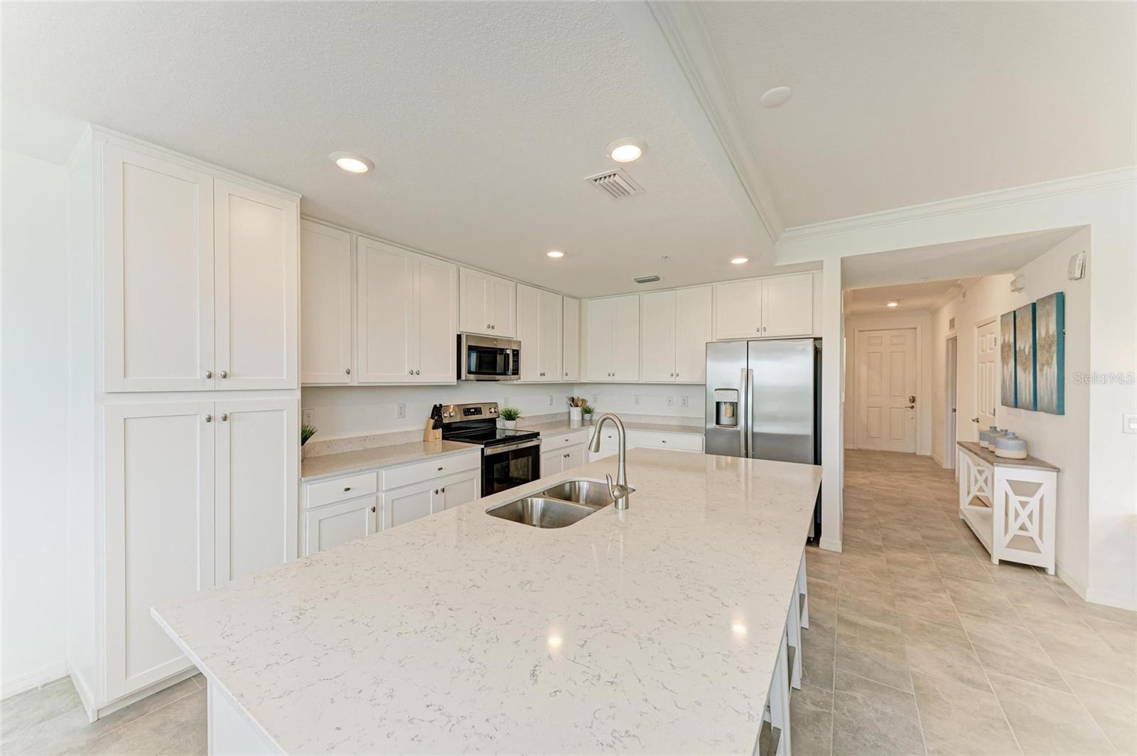 18028 GAWTHROP DR #203, BRADENTON, FL, 34211