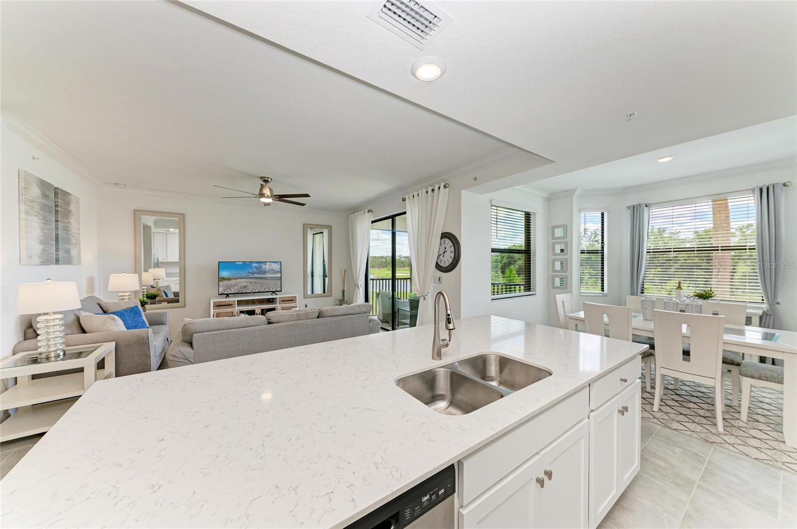 18028 GAWTHROP DR #203, BRADENTON, FL, 34211