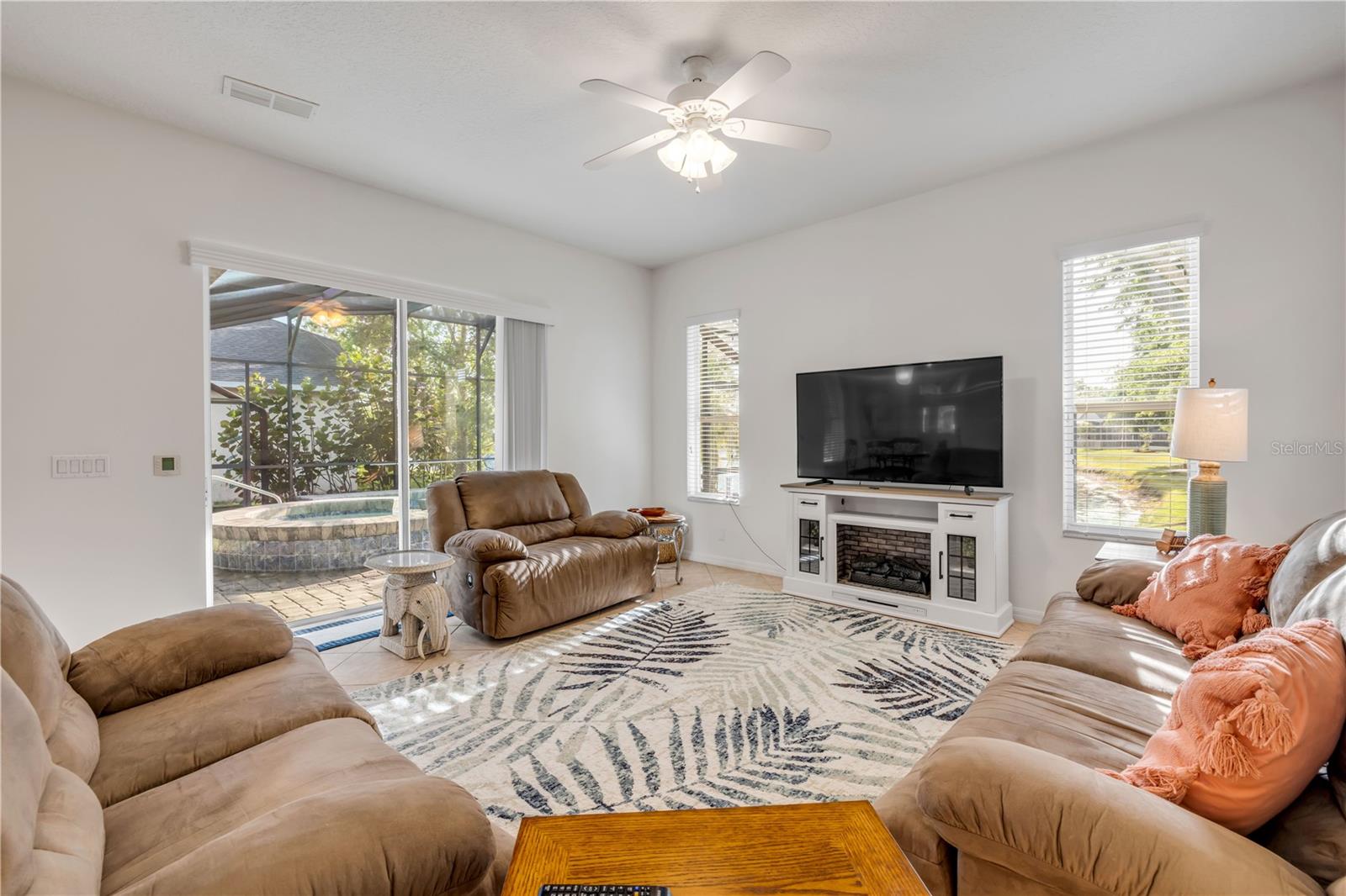 634 WOODFORD DR, DEBARY, FL, 32713