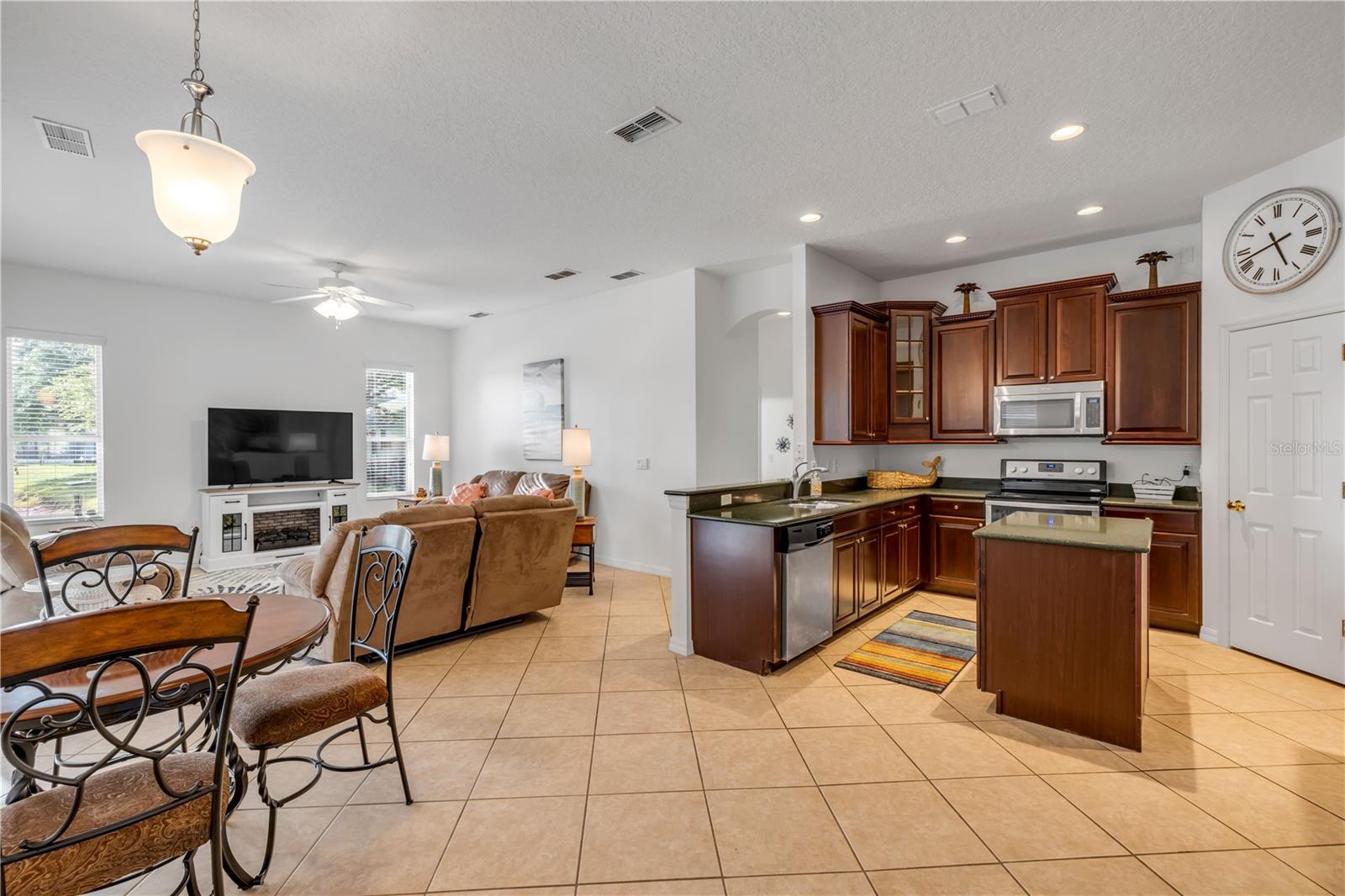 634 WOODFORD DR, DEBARY, FL, 32713