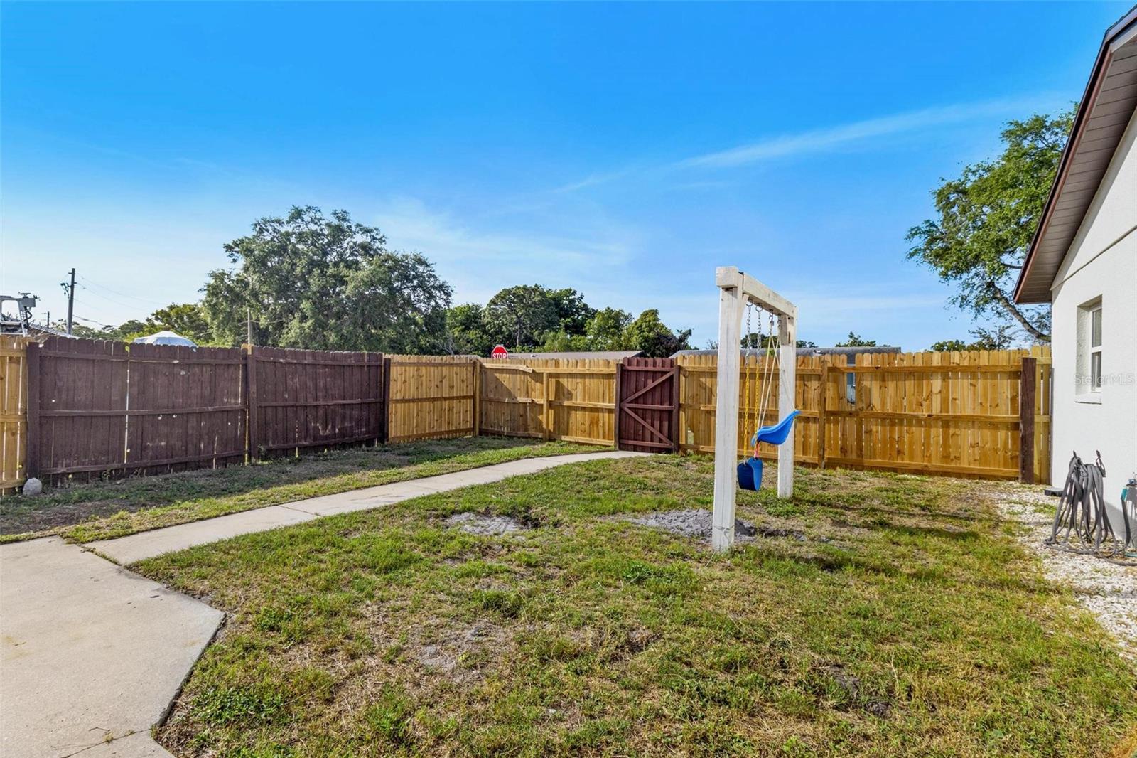 8240 JACARANDA AVE, SEMINOLE, FL, 33777