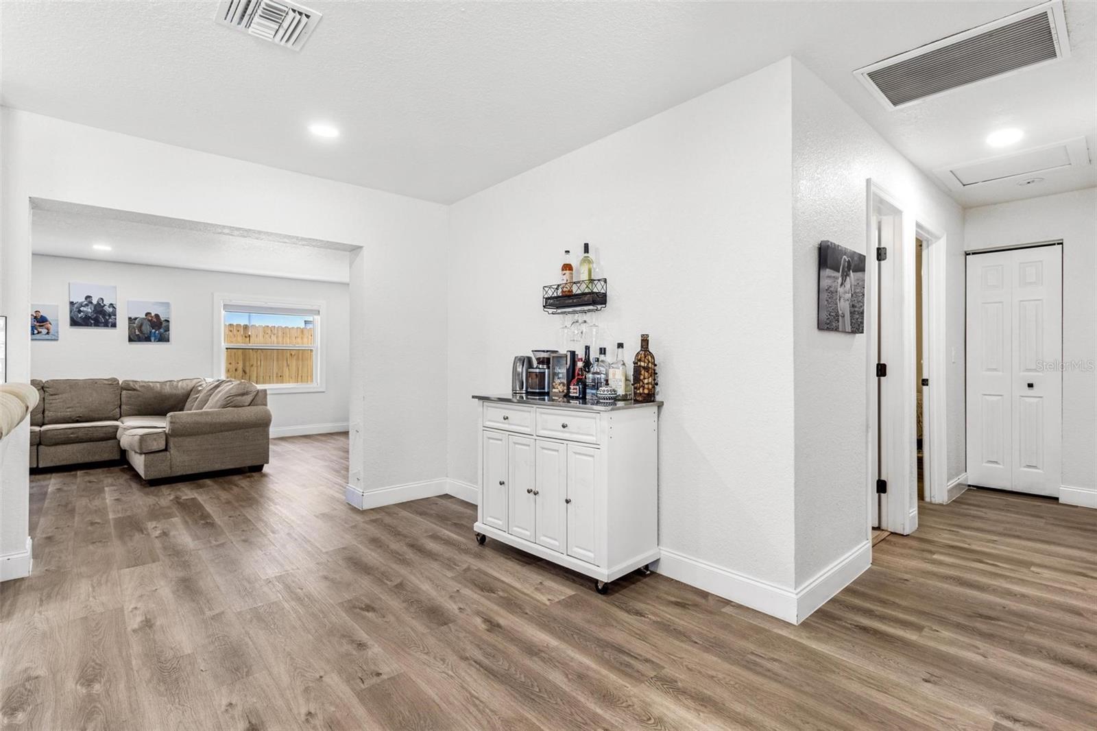 8240 JACARANDA AVE, SEMINOLE, FL, 33777