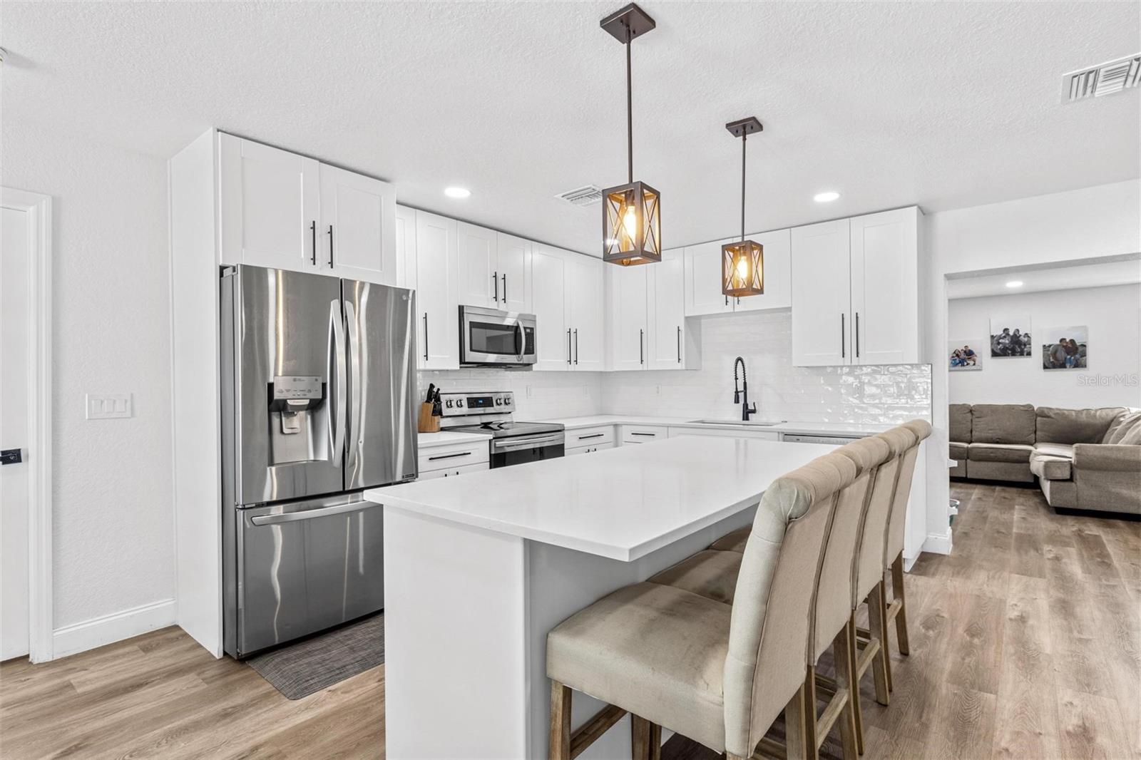 8240 JACARANDA AVE, SEMINOLE, FL, 33777