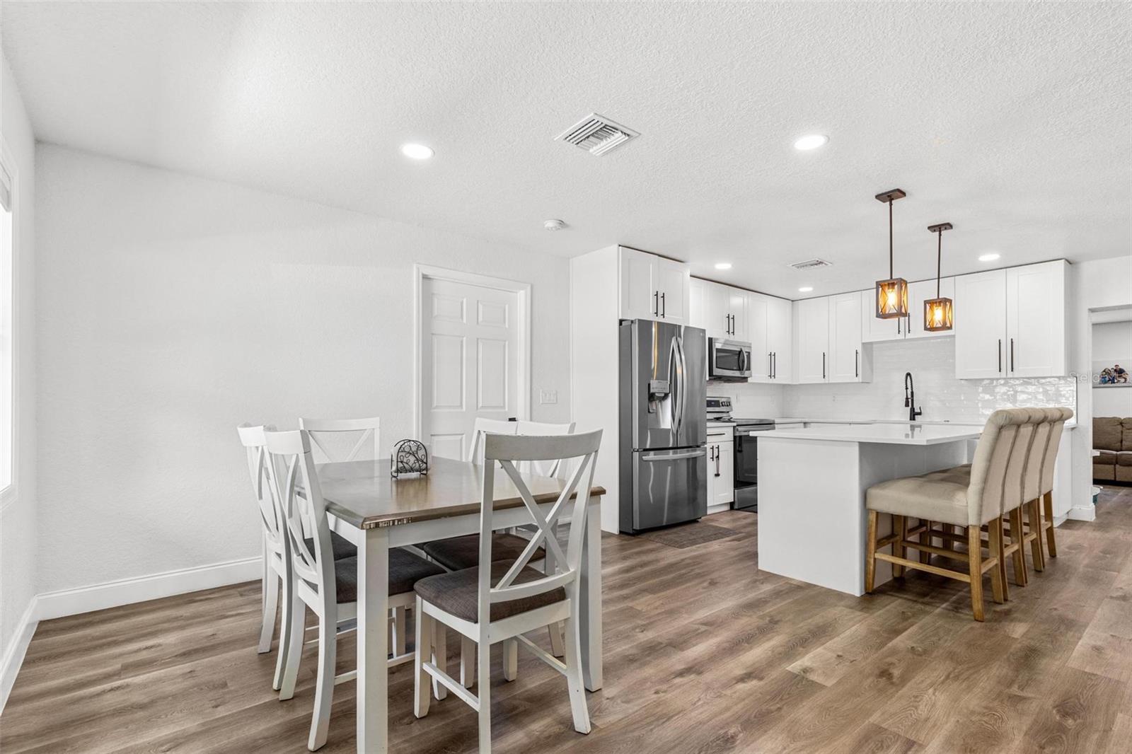 8240 JACARANDA AVE, SEMINOLE, FL, 33777
