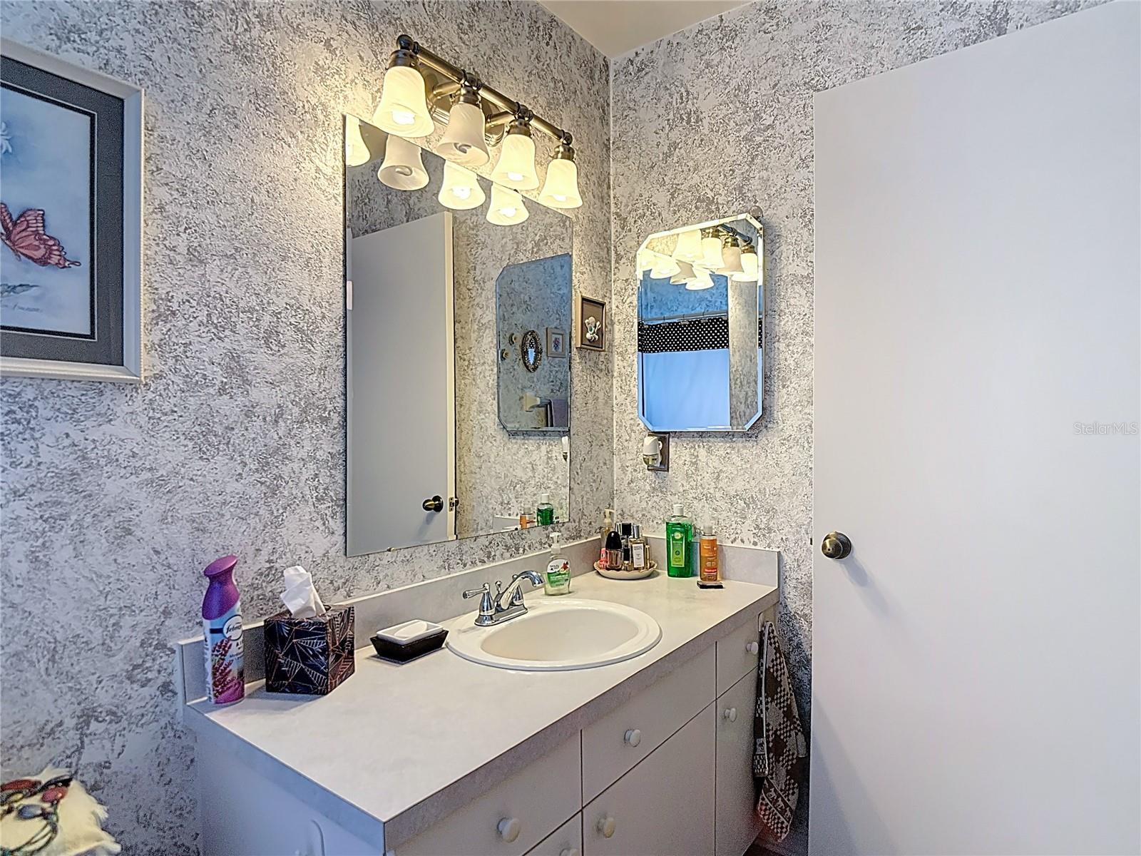 2018 E DEL WEBB BLVD, SUN CITY CENTER, FL, 33573