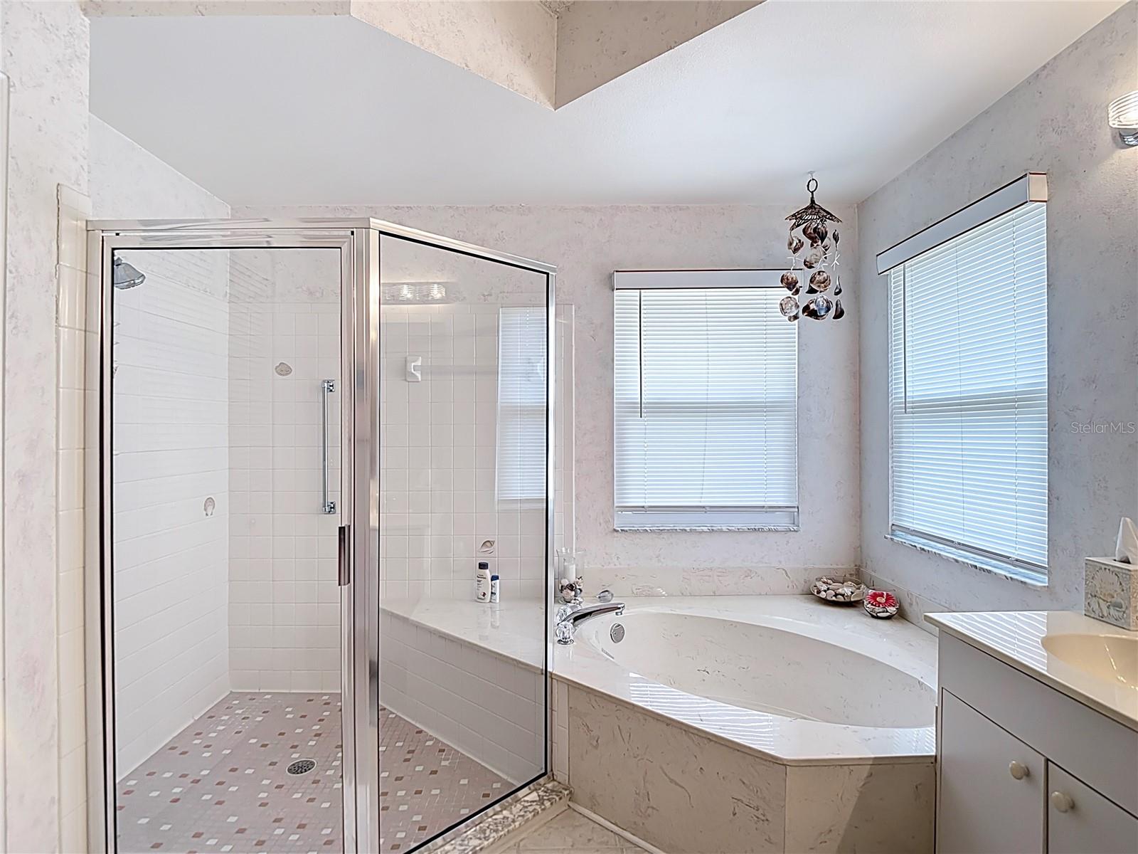 2018 E DEL WEBB BLVD, SUN CITY CENTER, FL, 33573