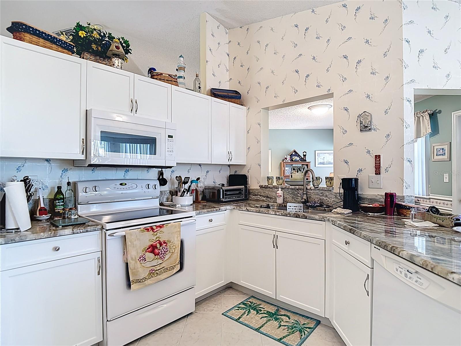 2018 E DEL WEBB BLVD, SUN CITY CENTER, FL, 33573