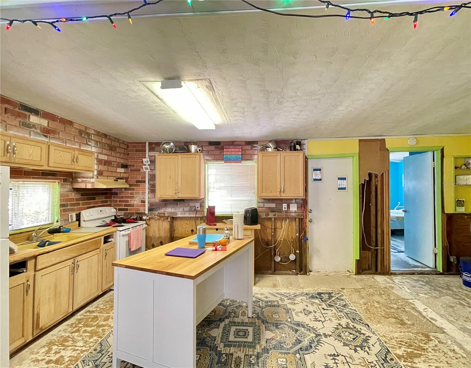 6045 COLONY CIR, WEEKI WACHEE, FL, 34607