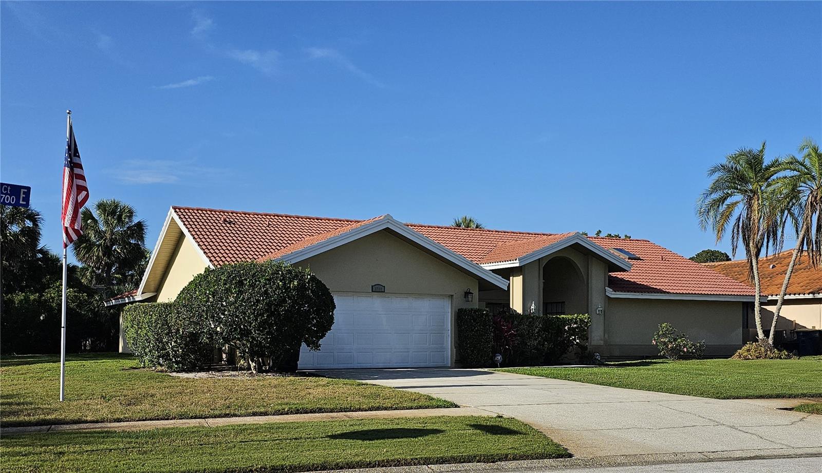 2704 E MONTAGUE CT E, CLEARWATER, FL, 33761
