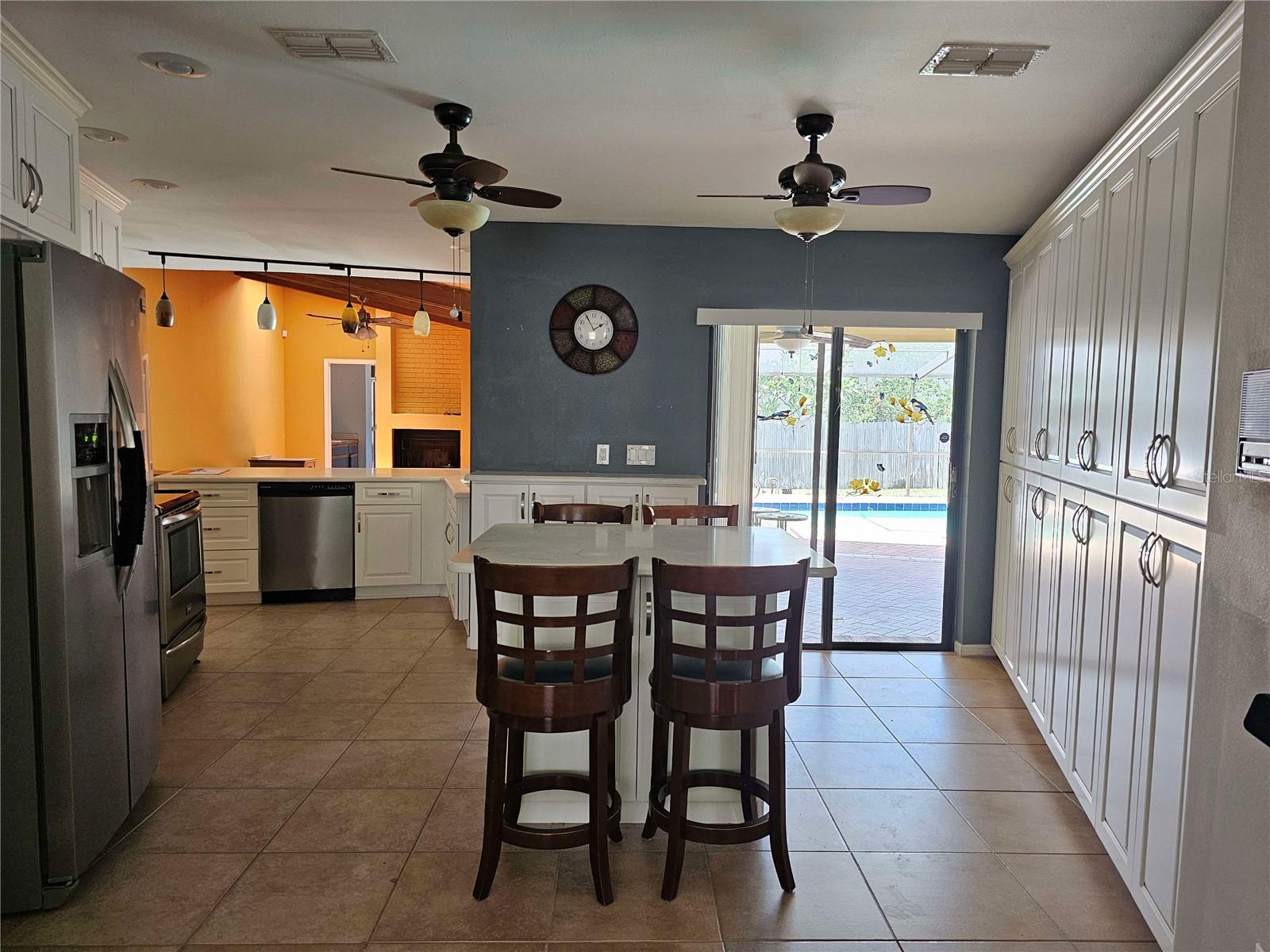 2704 E MONTAGUE CT E, CLEARWATER, FL, 33761