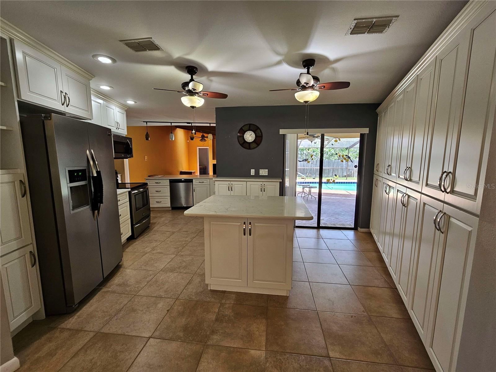 2704 E MONTAGUE CT E, CLEARWATER, FL, 33761