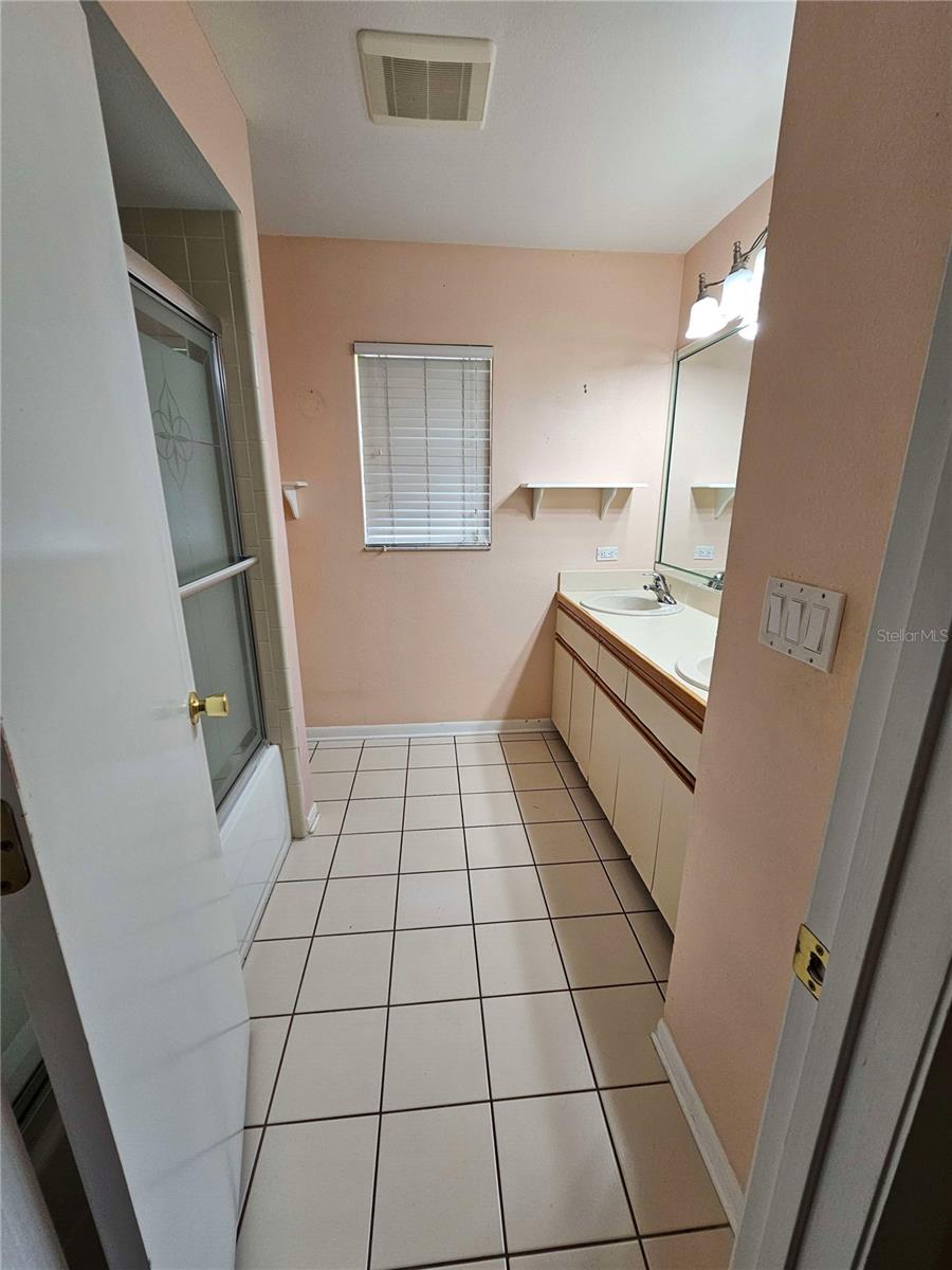 2704 E MONTAGUE CT E, CLEARWATER, FL, 33761