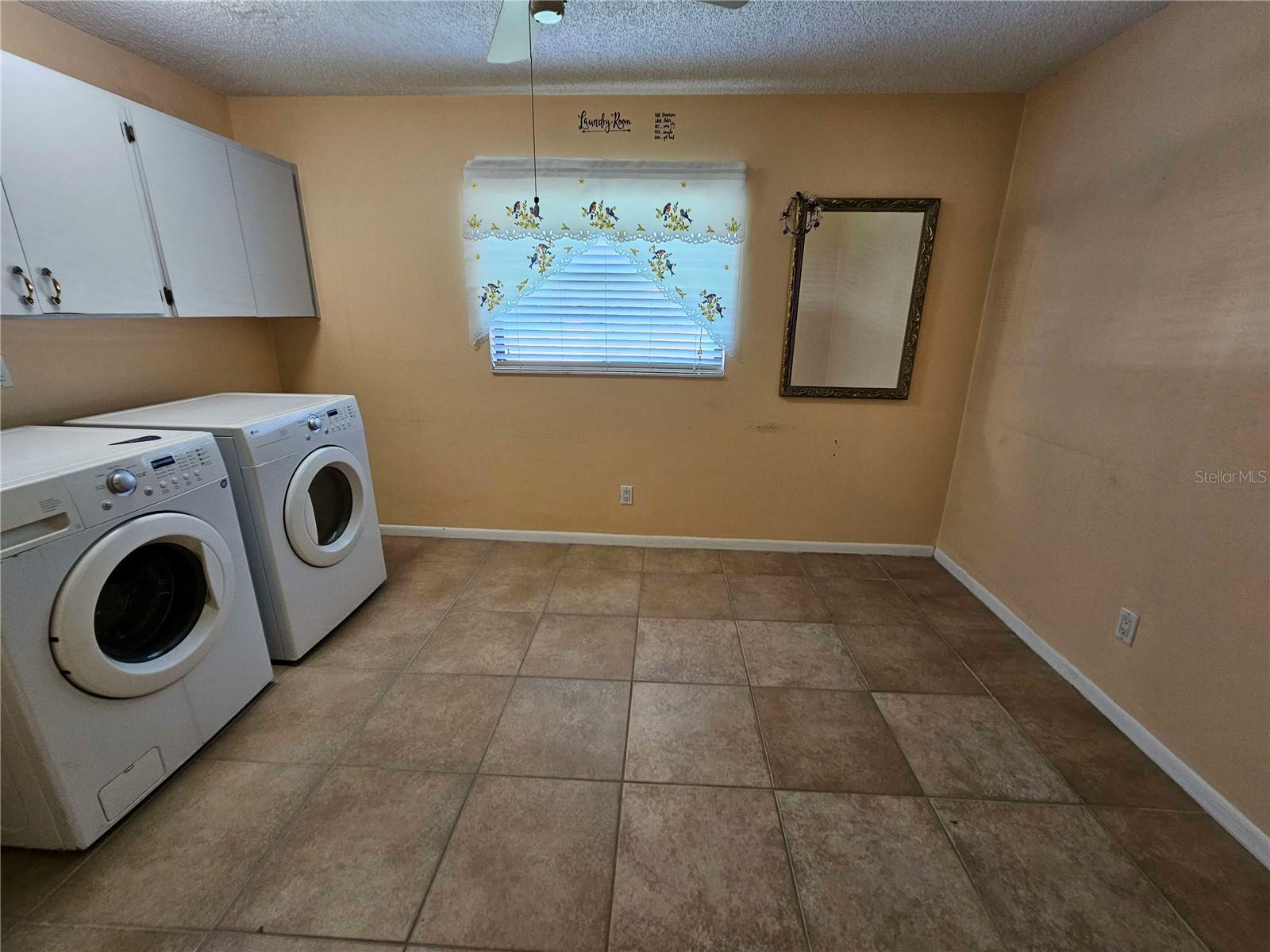 2704 E MONTAGUE CT E, CLEARWATER, FL, 33761