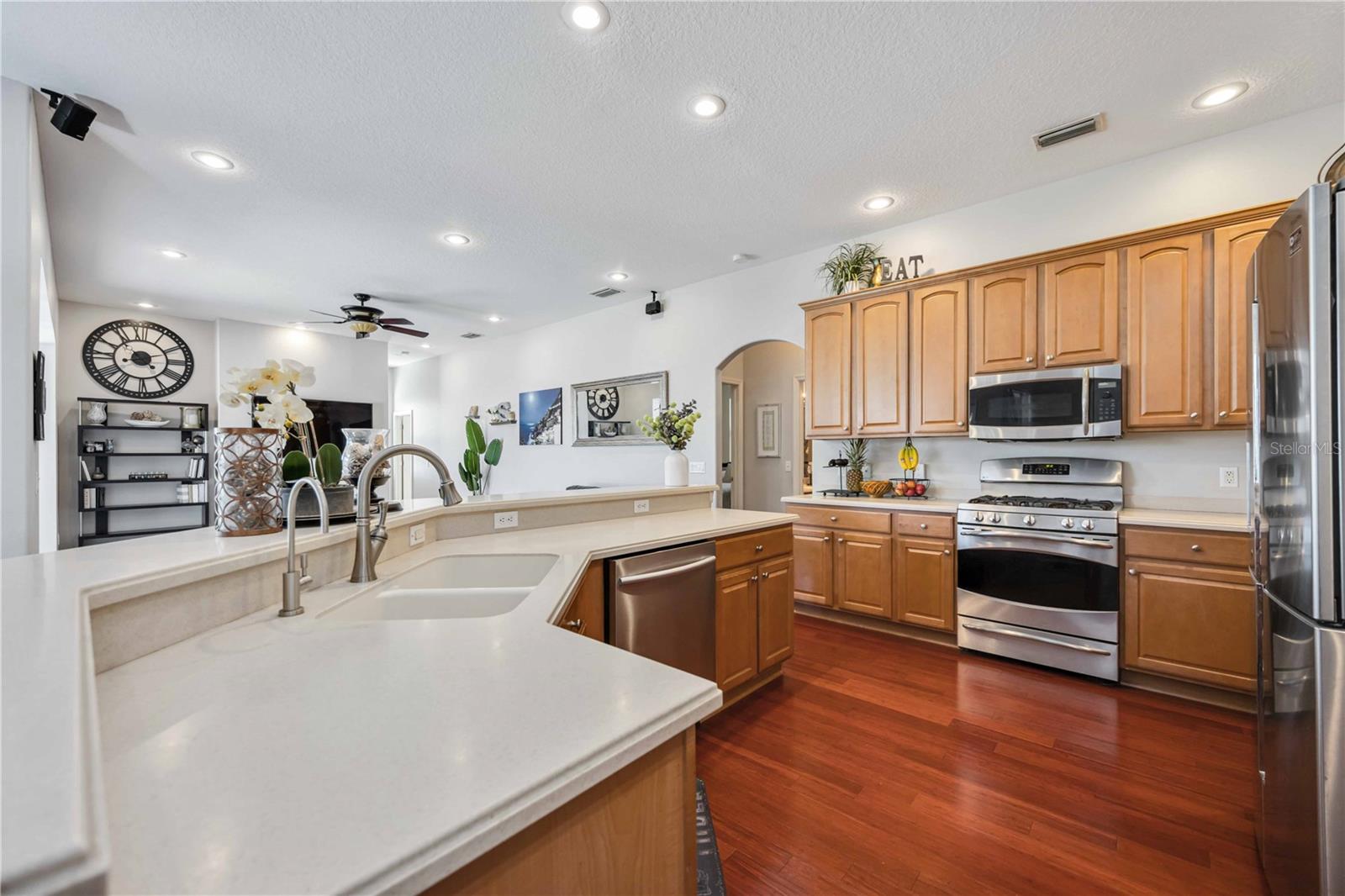 7581 CAMDEN HARBOUR DR, BRADENTON, FL, 34212