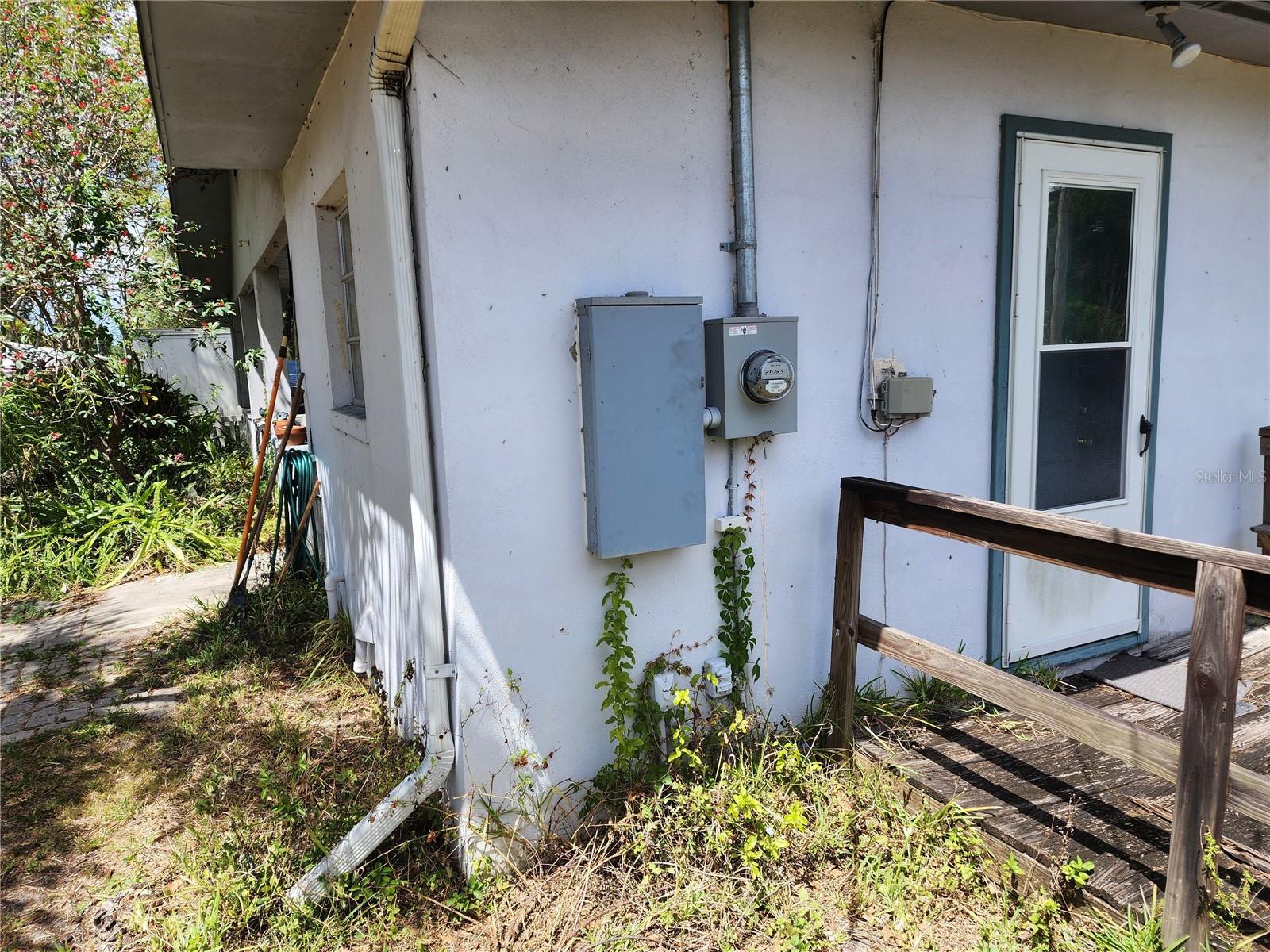 1626 VIVIAN LN, NORTH FORT MYERS, FL, 33903