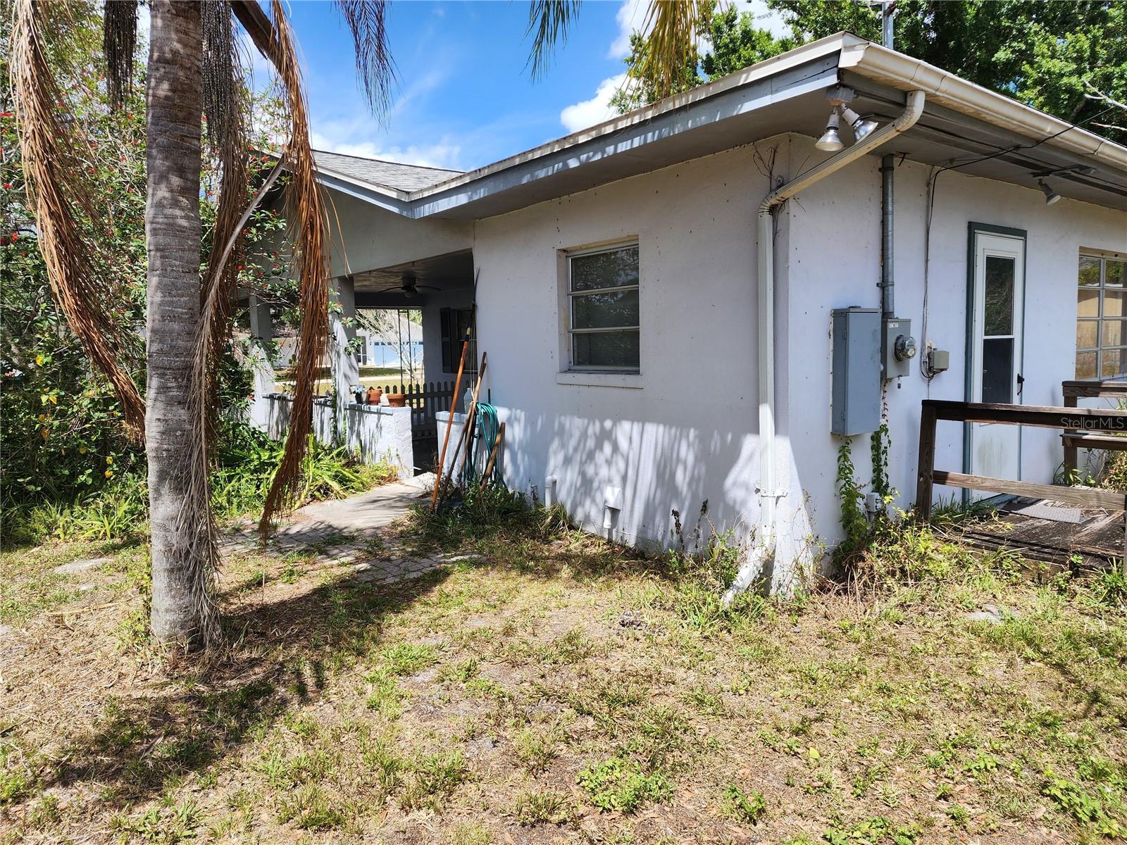 1626 VIVIAN LN, NORTH FORT MYERS, FL, 33903