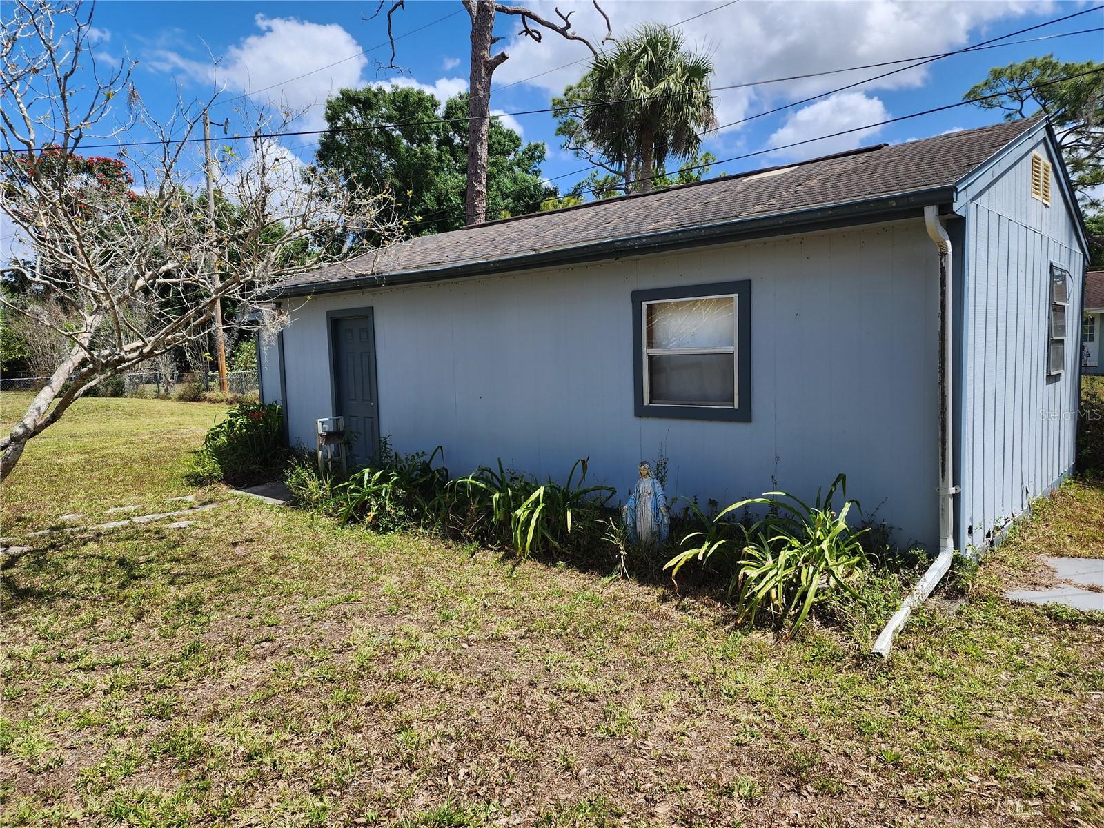 1626 VIVIAN LN, NORTH FORT MYERS, FL, 33903