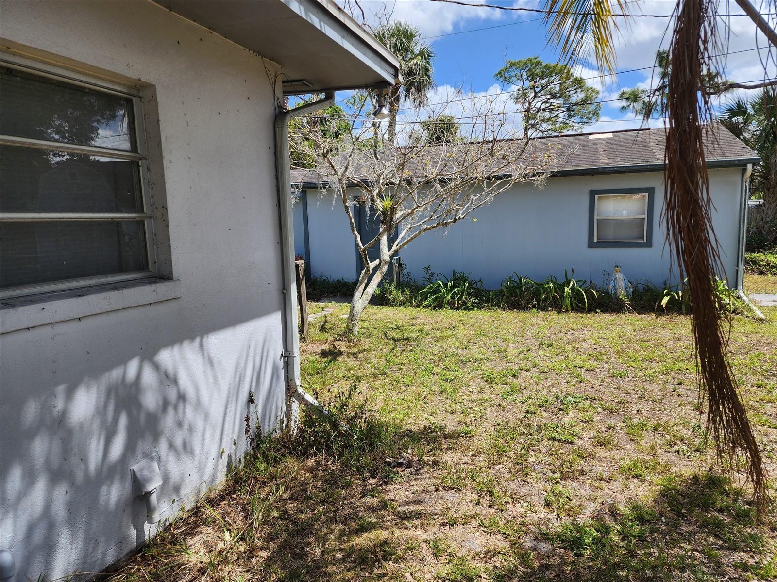 1626 VIVIAN LN, NORTH FORT MYERS, FL, 33903