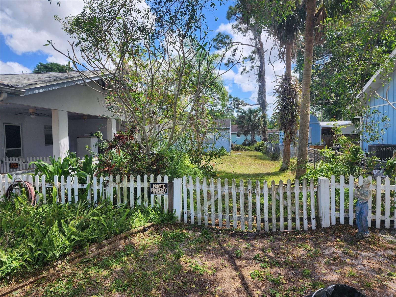 1626 VIVIAN LN, NORTH FORT MYERS, FL, 33903