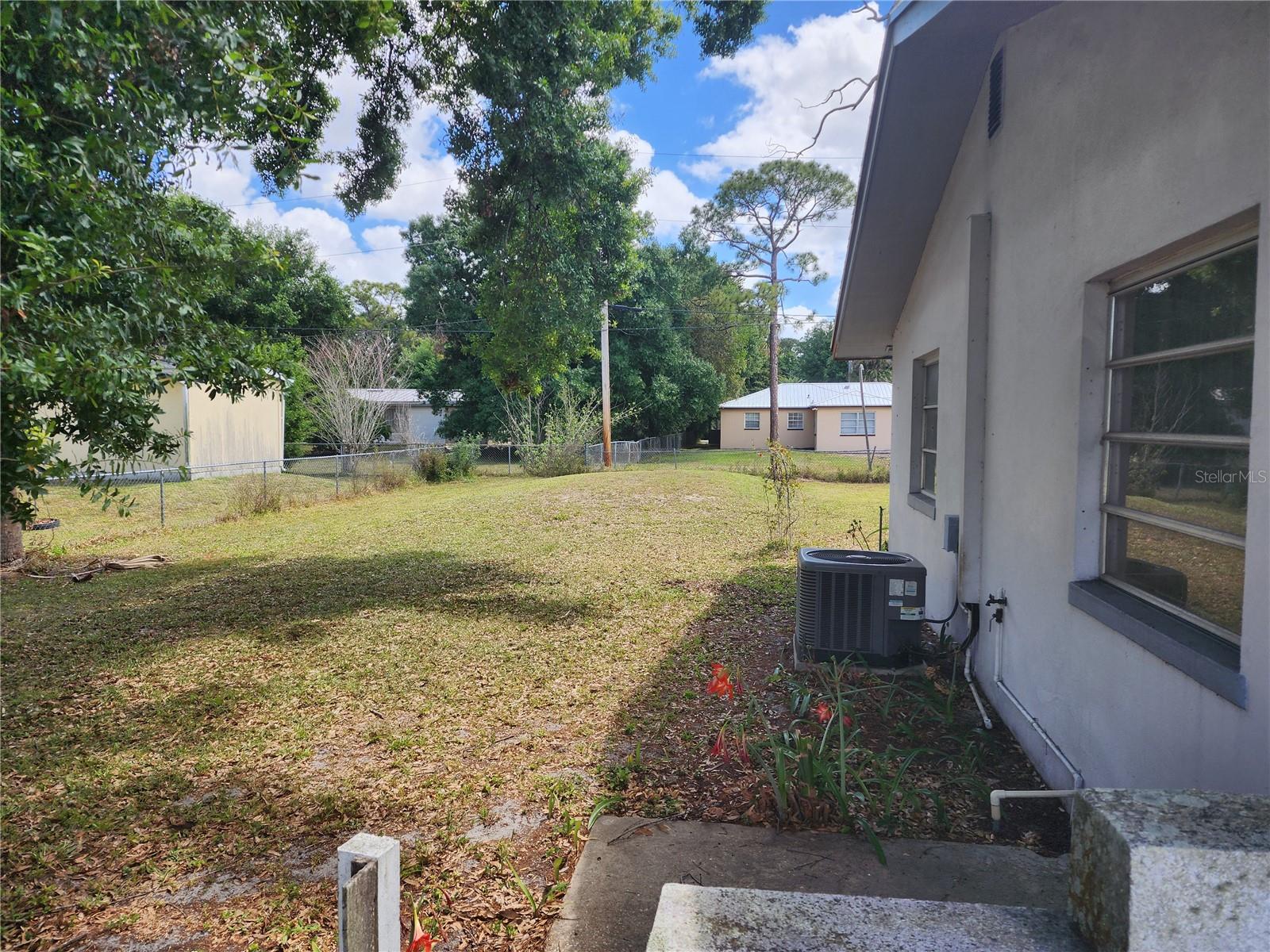 1626 VIVIAN LN, NORTH FORT MYERS, FL, 33903