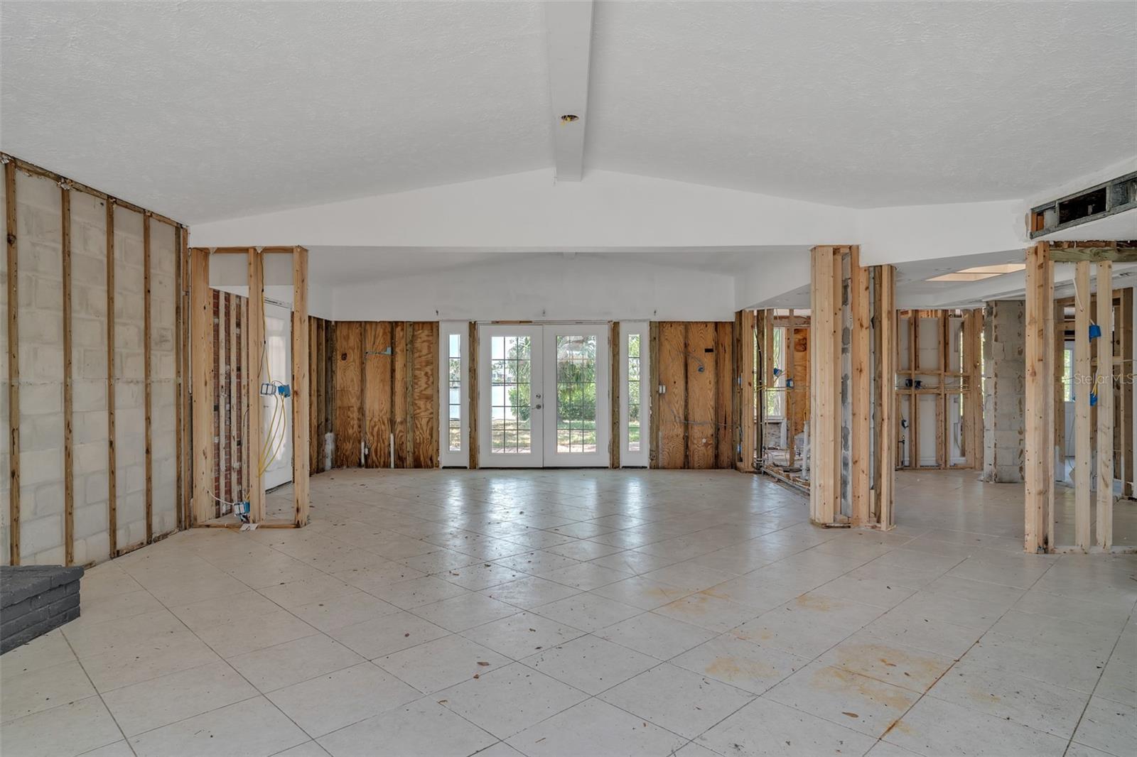 4790 SHORE ACRES BLVD NE, ST PETERSBURG, FL, 33703