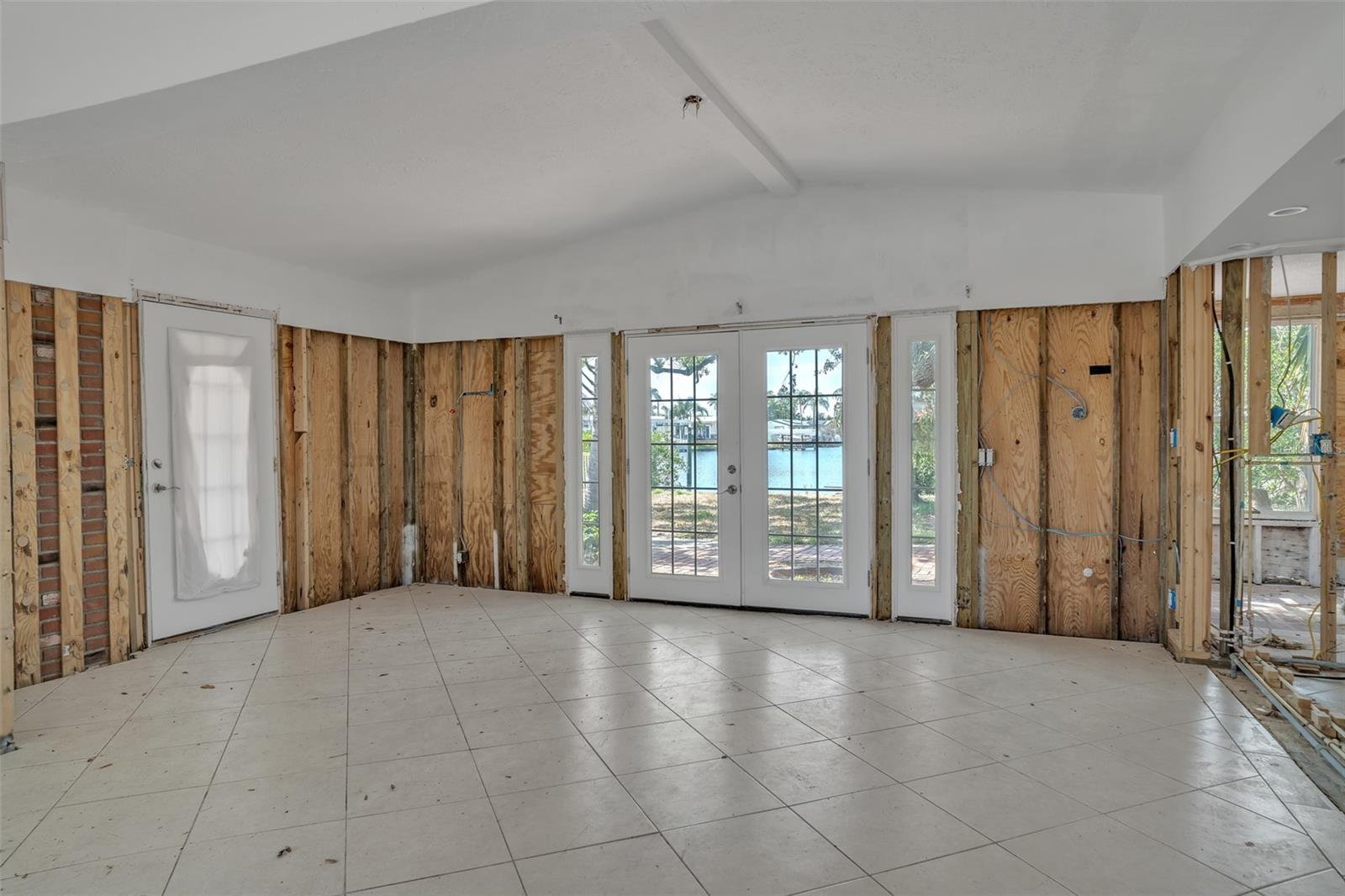 4790 SHORE ACRES BLVD NE, ST PETERSBURG, FL, 33703