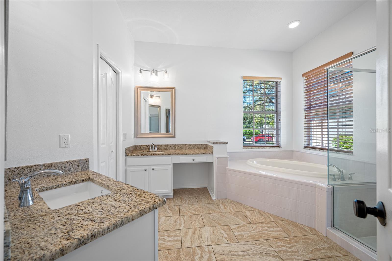 18801 CHAVILLE RD, LUTZ, FL, 33558