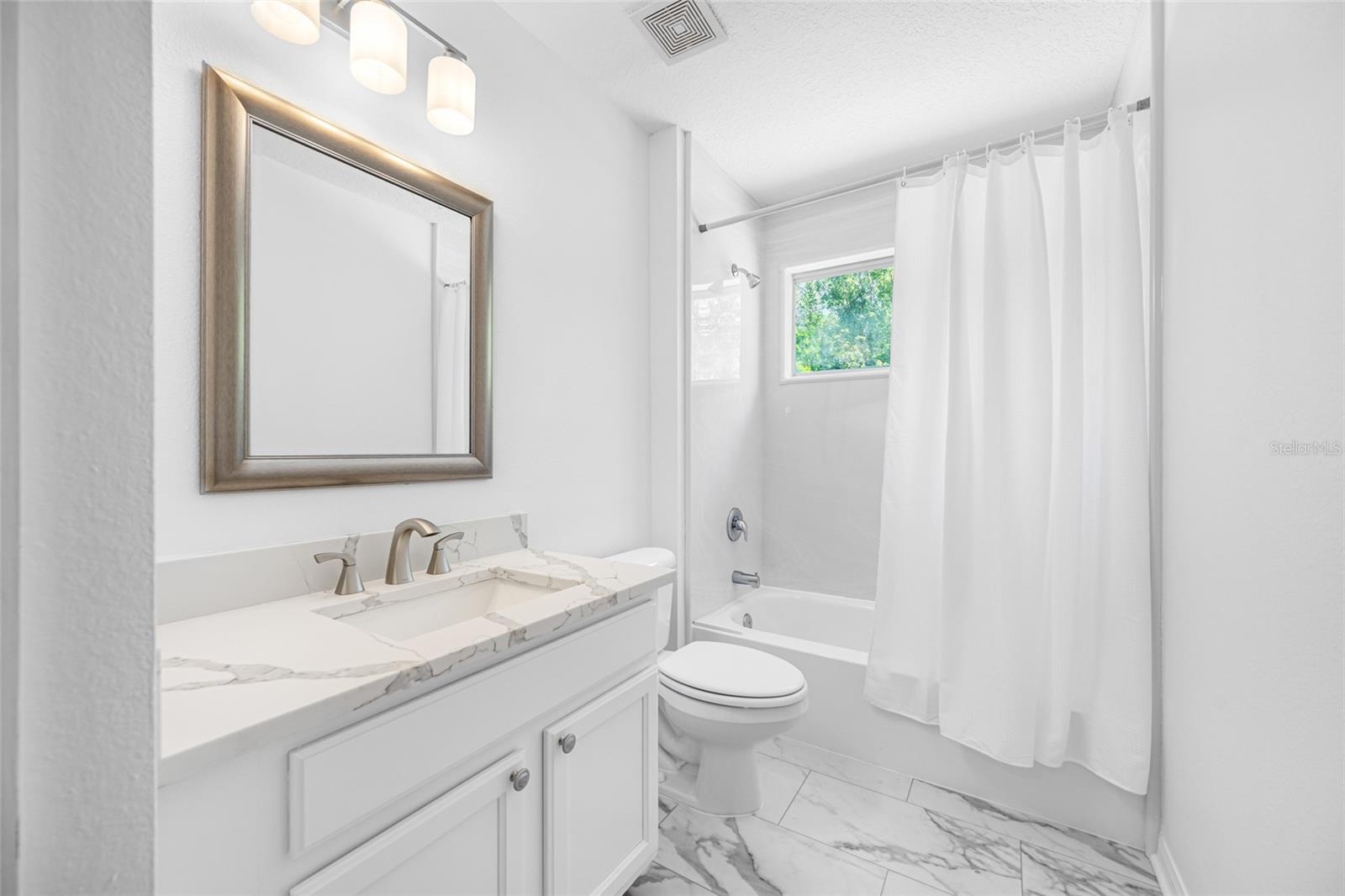 18801 CHAVILLE RD, LUTZ, FL, 33558