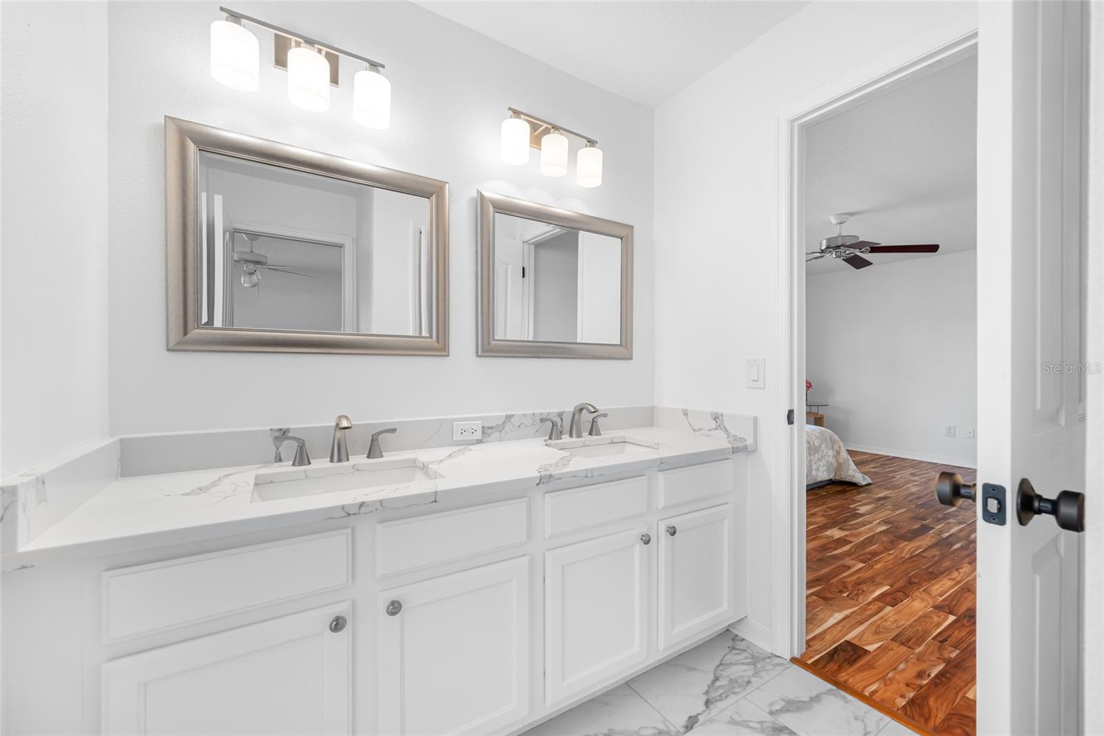 18801 CHAVILLE RD, LUTZ, FL, 33558