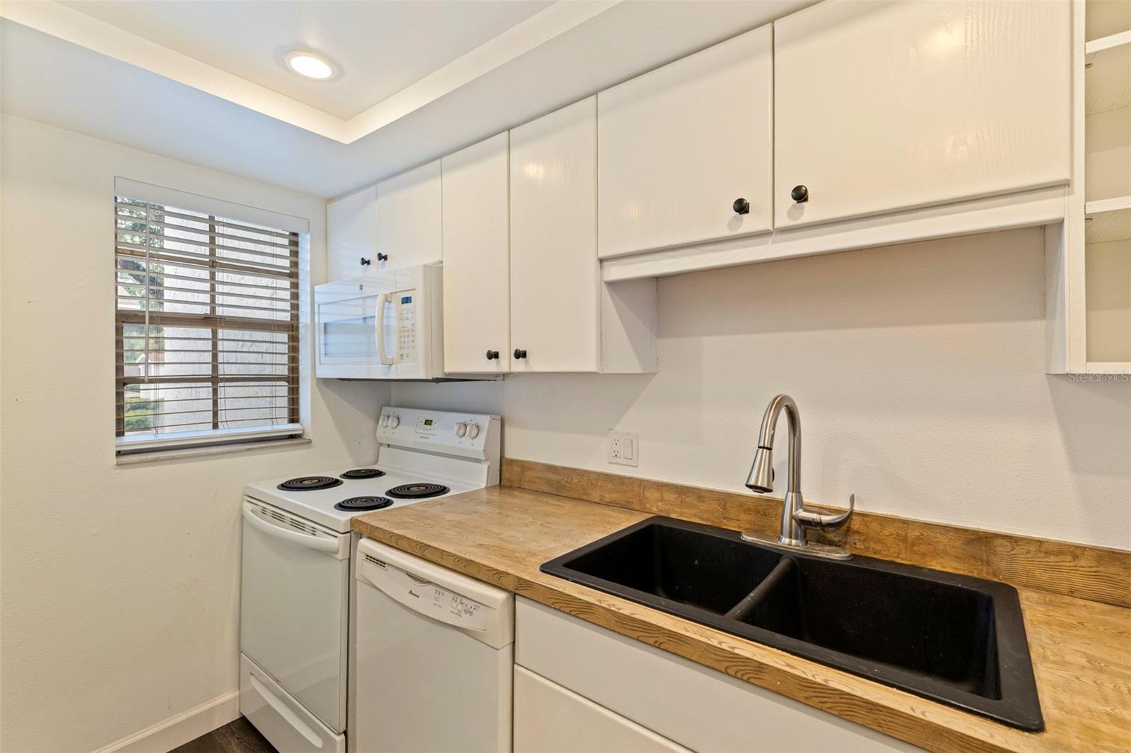 3803 N OAK DR #B21, TAMPA, FL, 33611