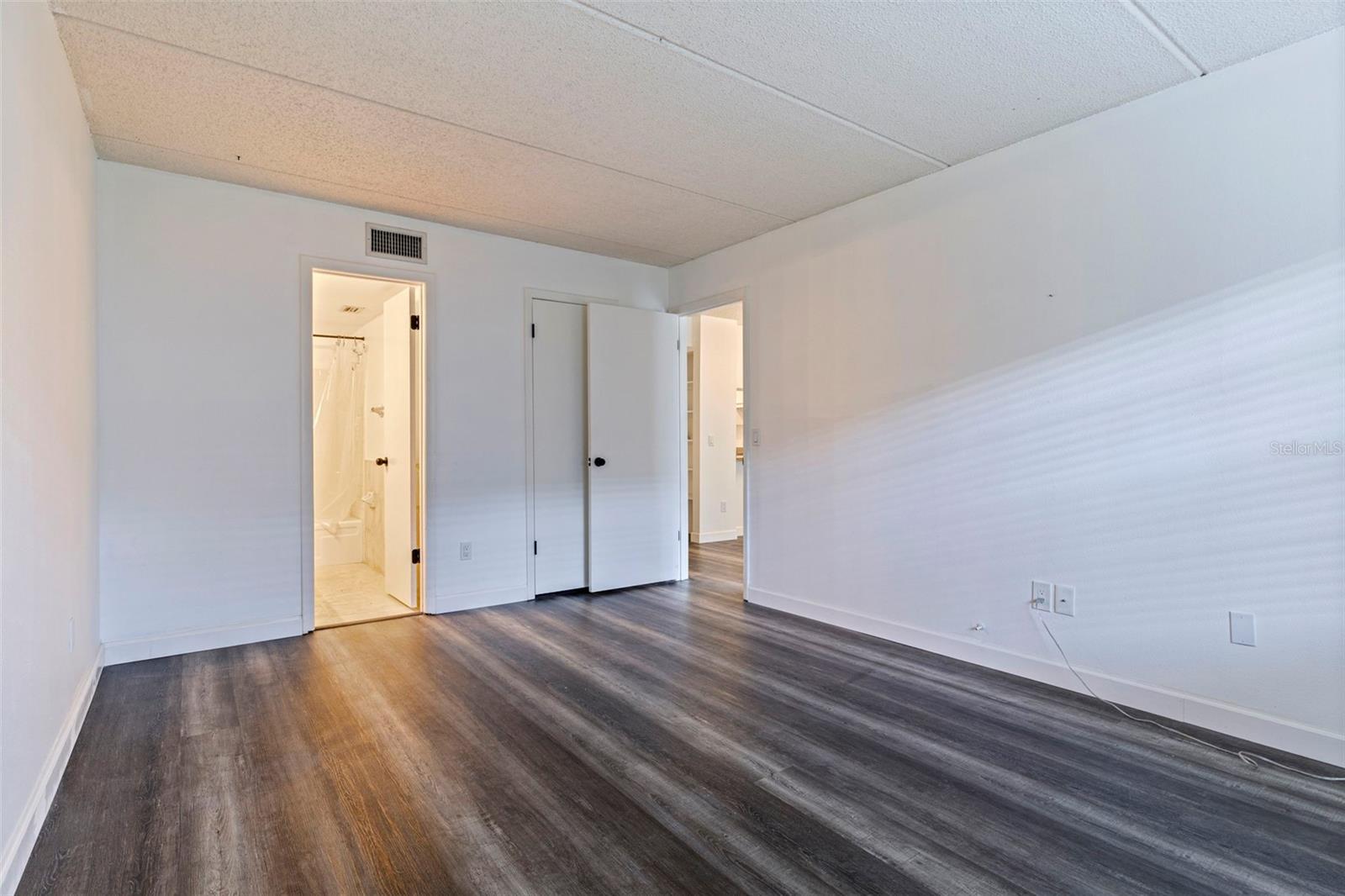 3803 N OAK DR #B21, TAMPA, FL, 33611