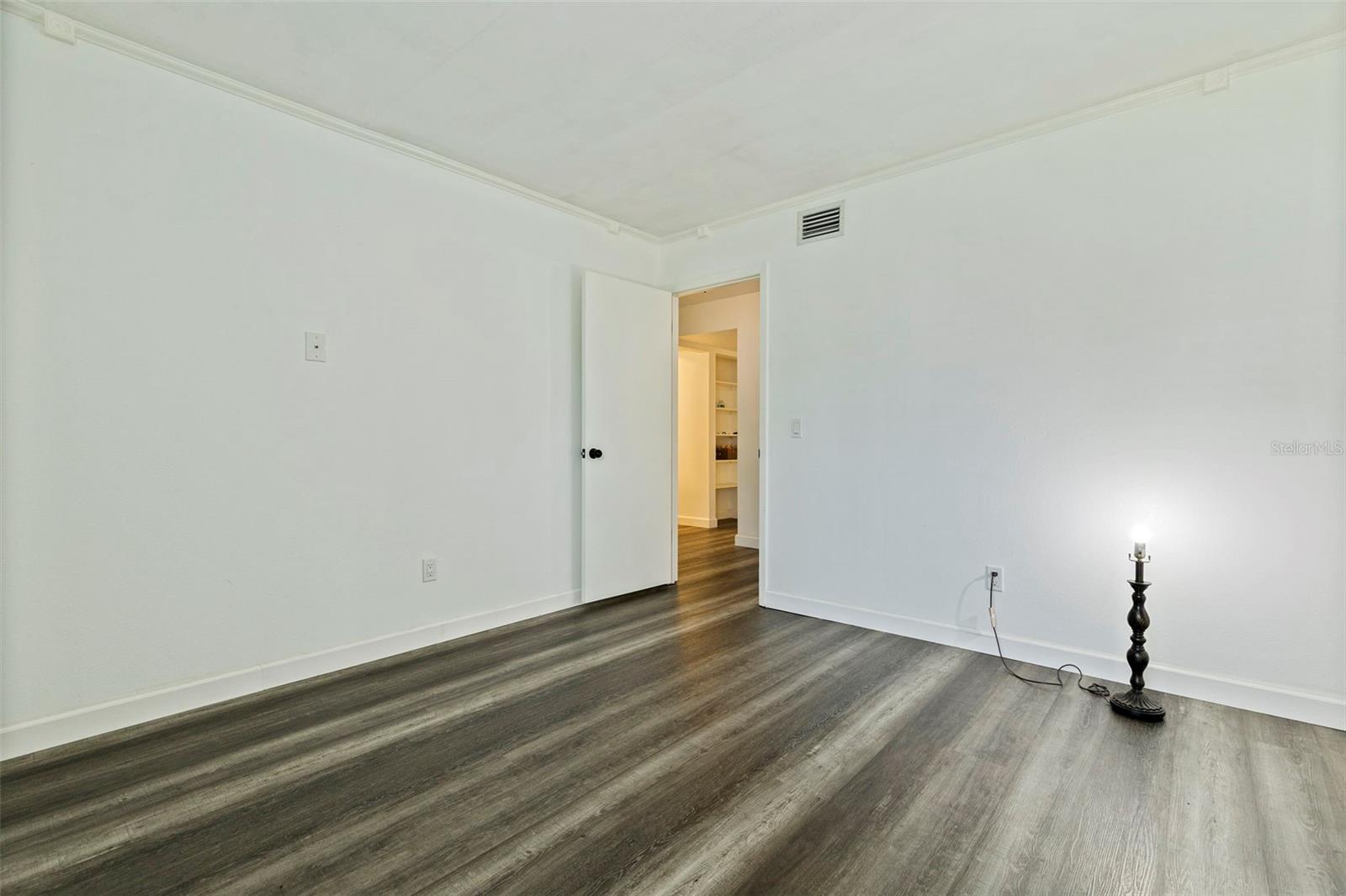 3803 N OAK DR #B21, TAMPA, FL, 33611