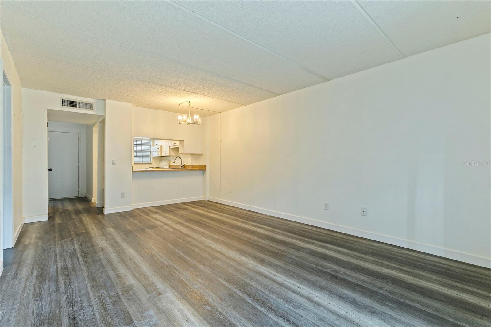 3803 N OAK DR #B21, TAMPA, FL, 33611
