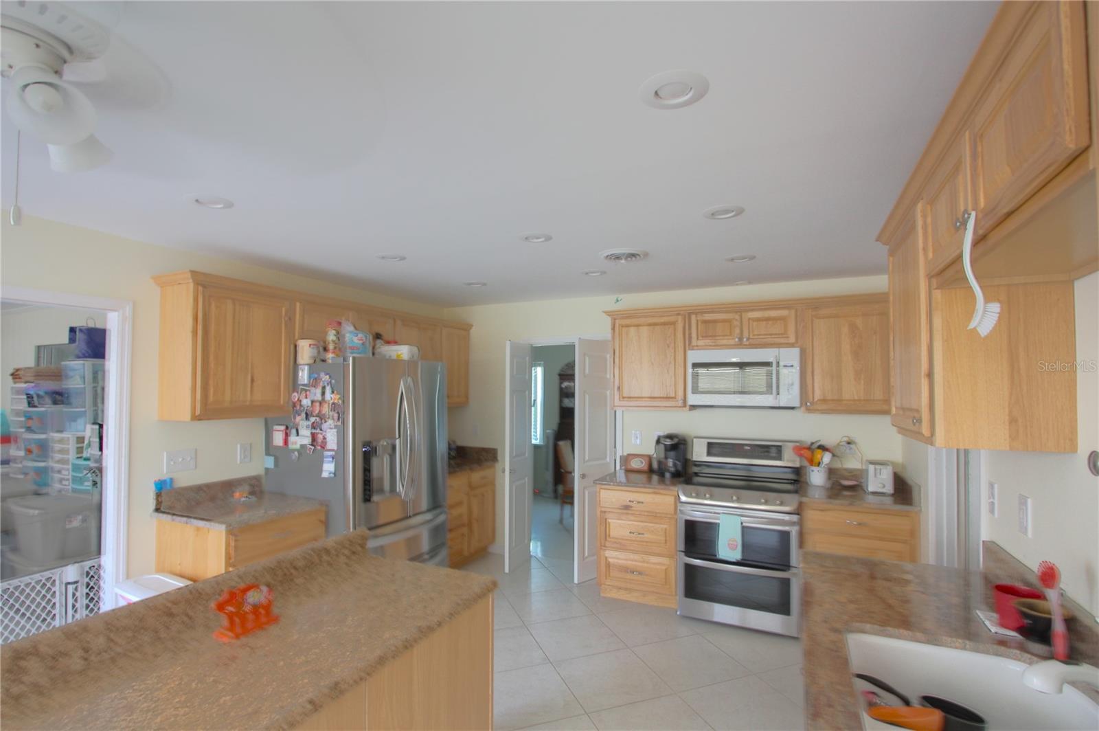 2470 BREAKWATER CIR, SARASOTA, FL, 34231