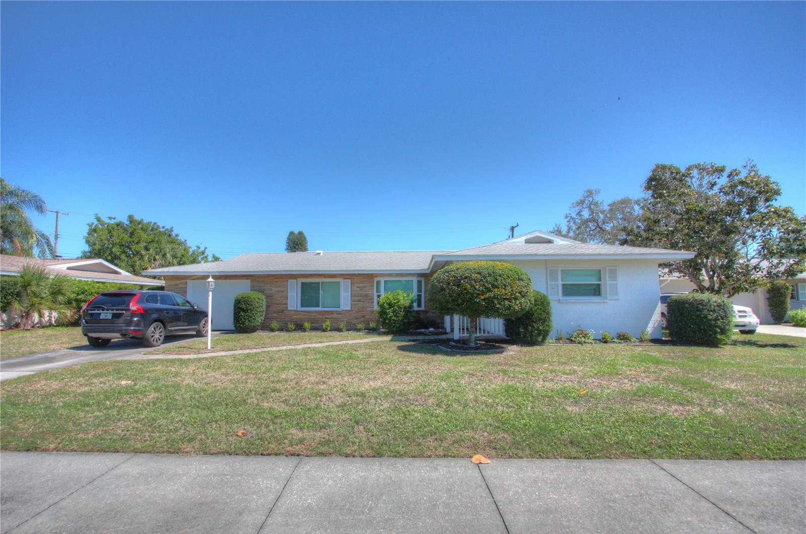 2470 BREAKWATER CIR, SARASOTA, FL, 34231