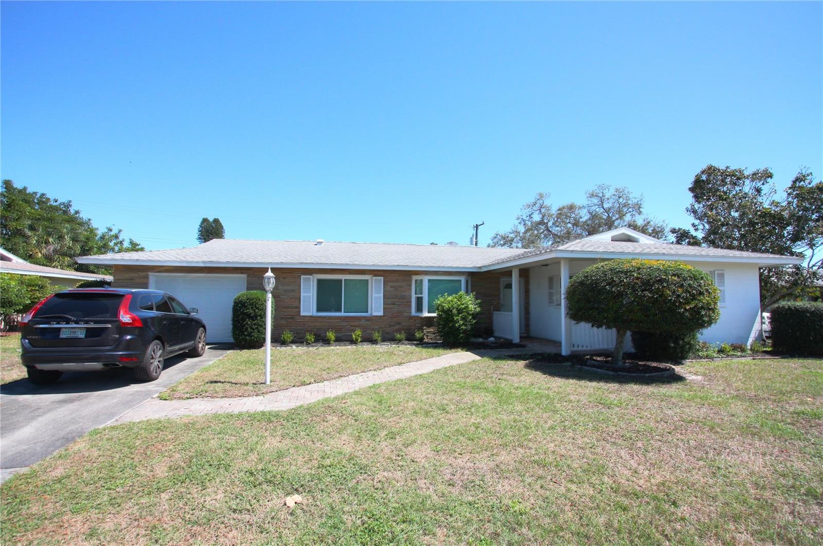 2470 BREAKWATER CIR, SARASOTA, FL, 34231