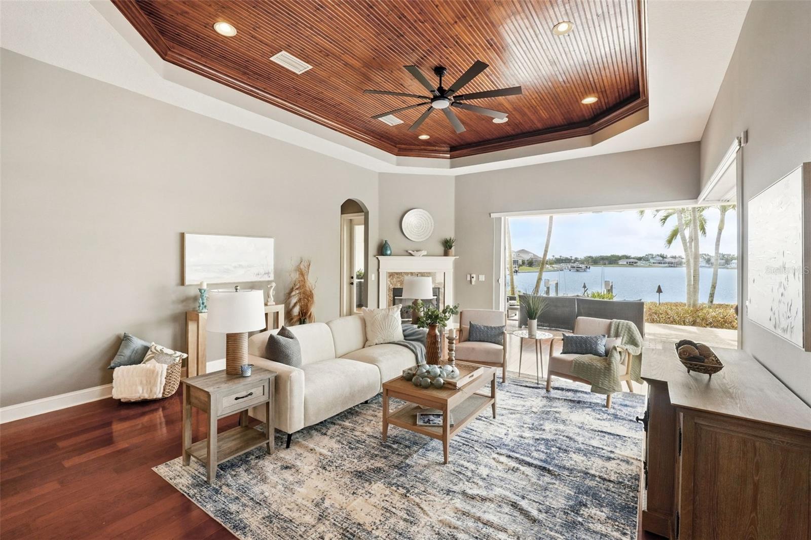 5405 MERRITT ISLAND DR, APOLLO BEACH, FL, 33572