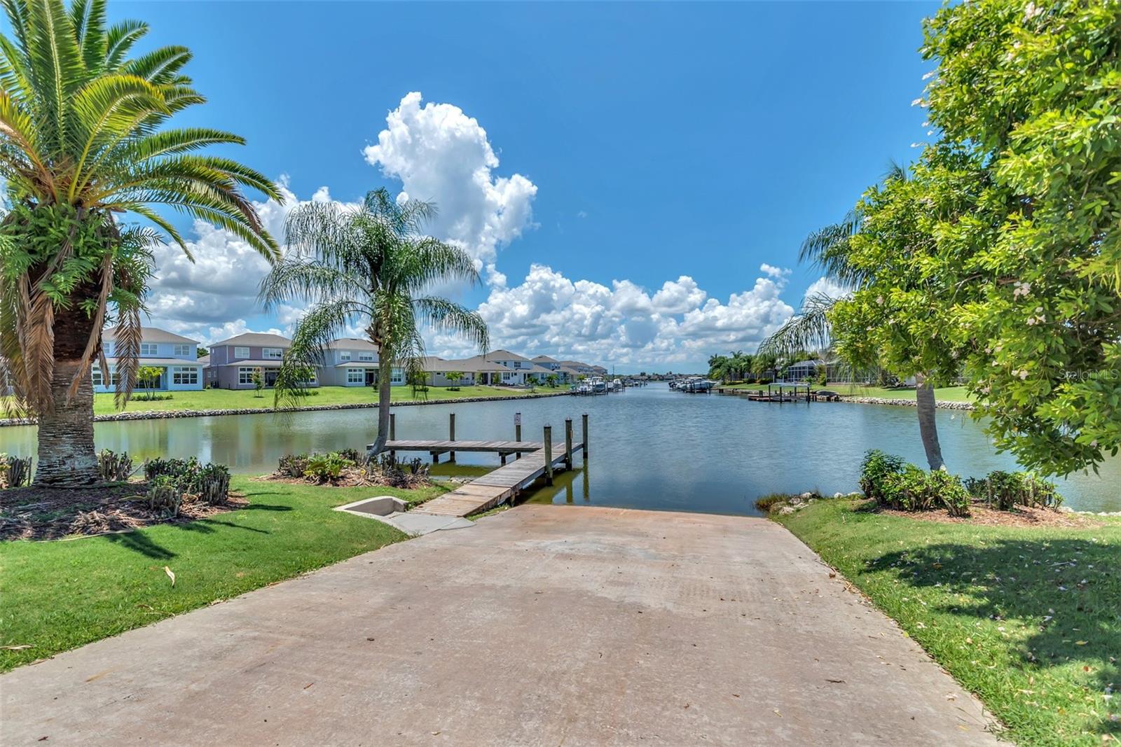 5405 MERRITT ISLAND DR, APOLLO BEACH, FL, 33572