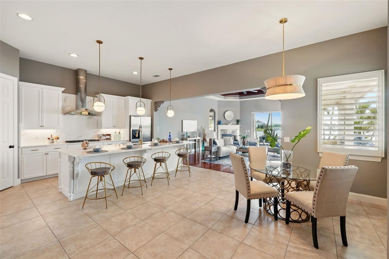5405 MERRITT ISLAND DR, APOLLO BEACH, FL, 33572