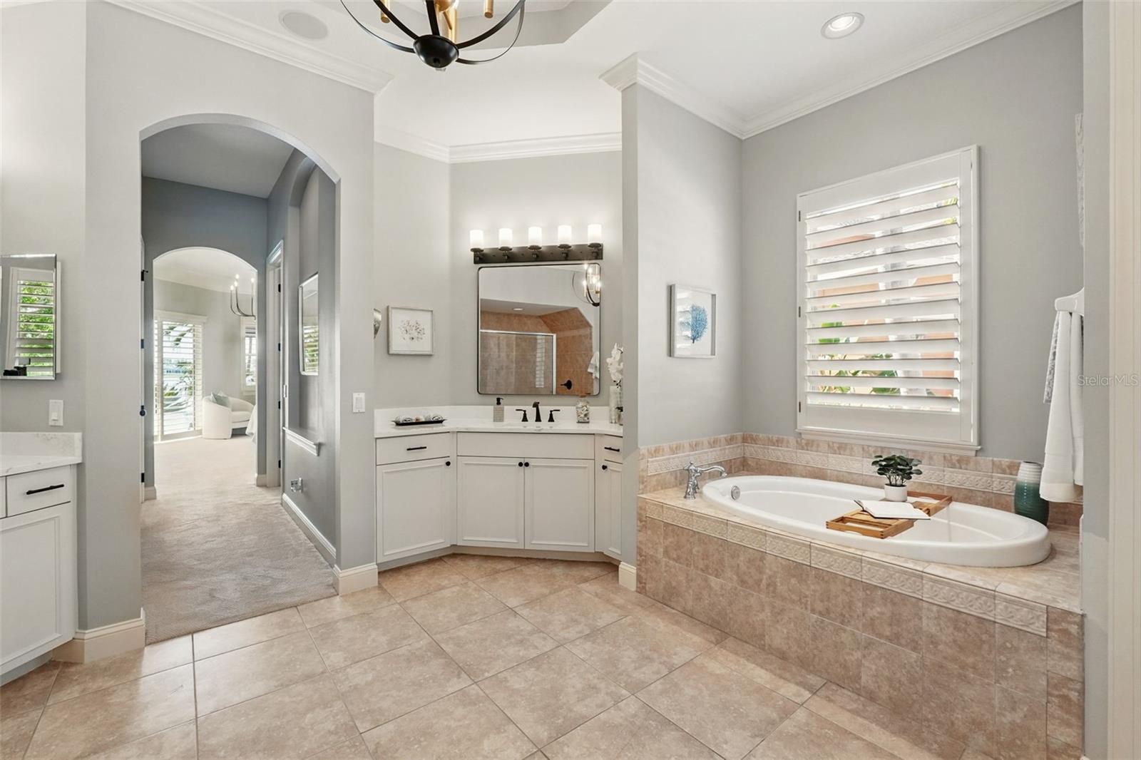 5405 MERRITT ISLAND DR, APOLLO BEACH, FL, 33572