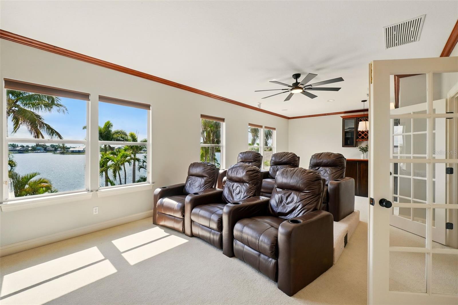 5405 MERRITT ISLAND DR, APOLLO BEACH, FL, 33572