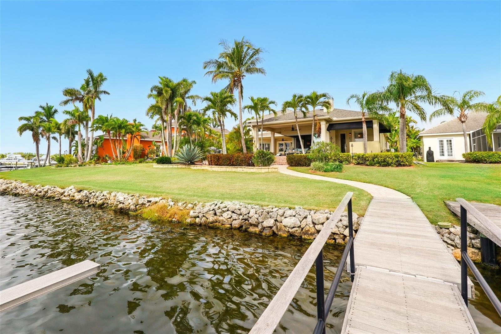 5405 MERRITT ISLAND DR, APOLLO BEACH, FL, 33572