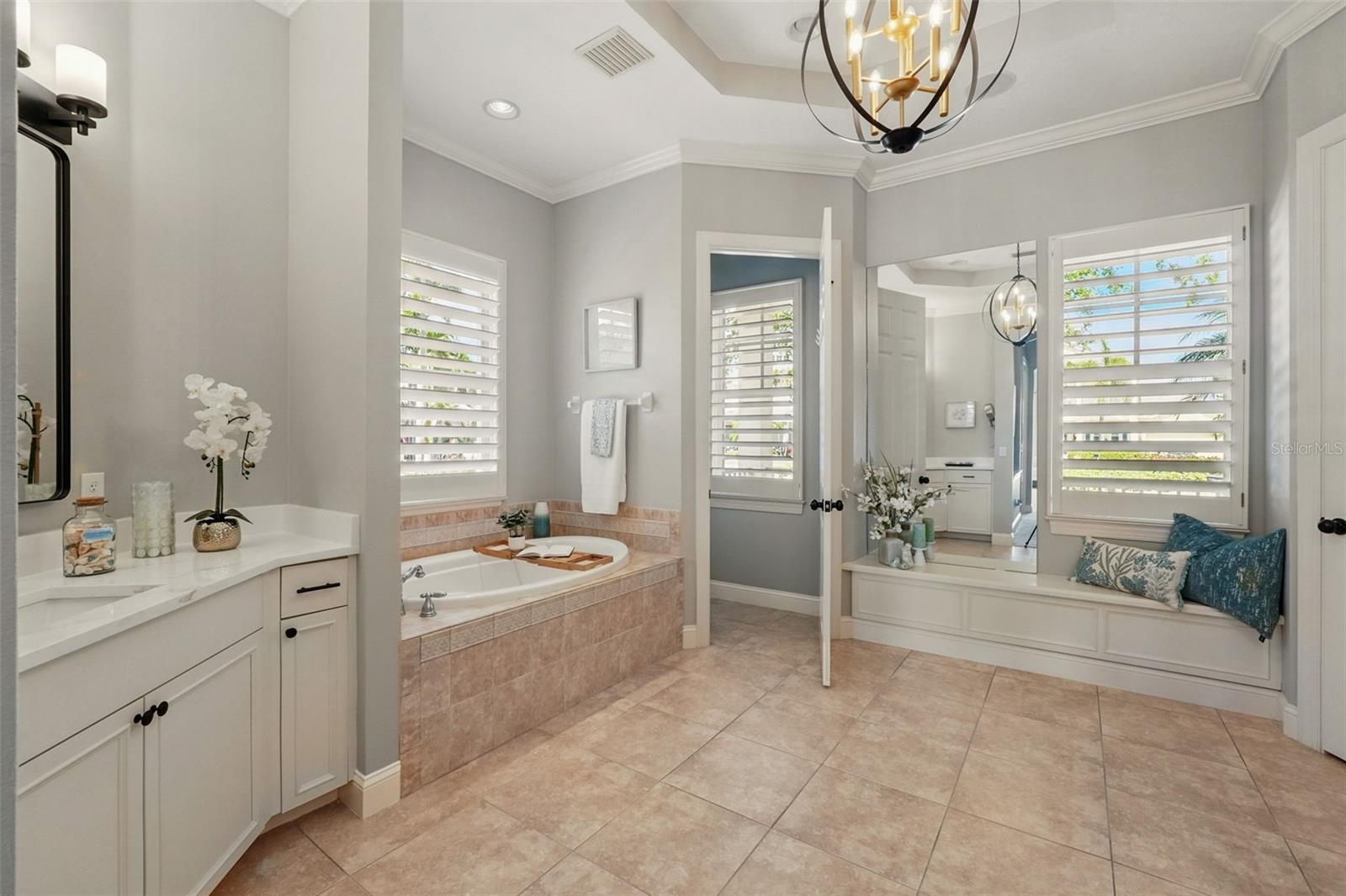 5405 MERRITT ISLAND DR, APOLLO BEACH, FL, 33572