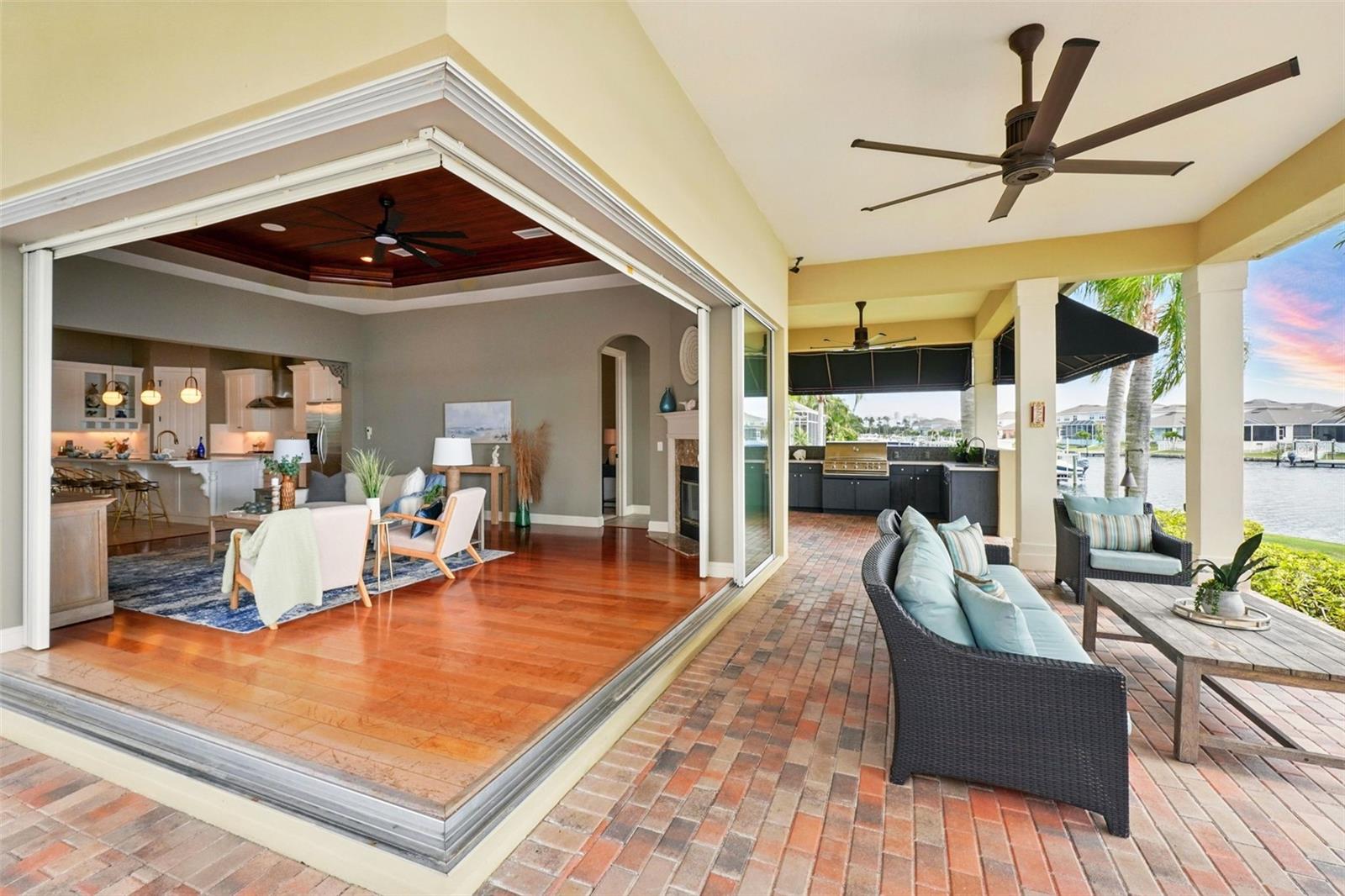 5405 MERRITT ISLAND DR, APOLLO BEACH, FL, 33572