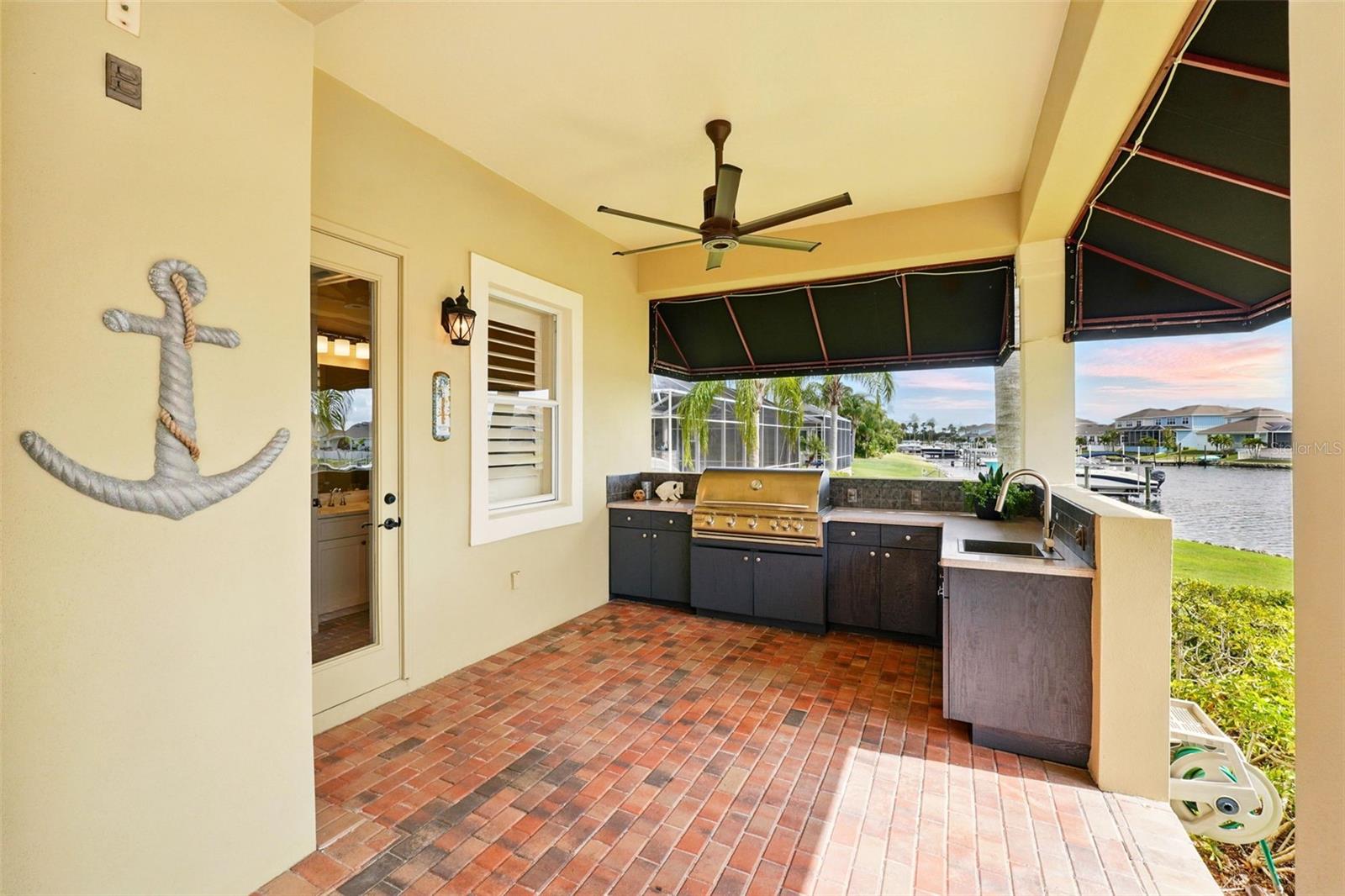 5405 MERRITT ISLAND DR, APOLLO BEACH, FL, 33572