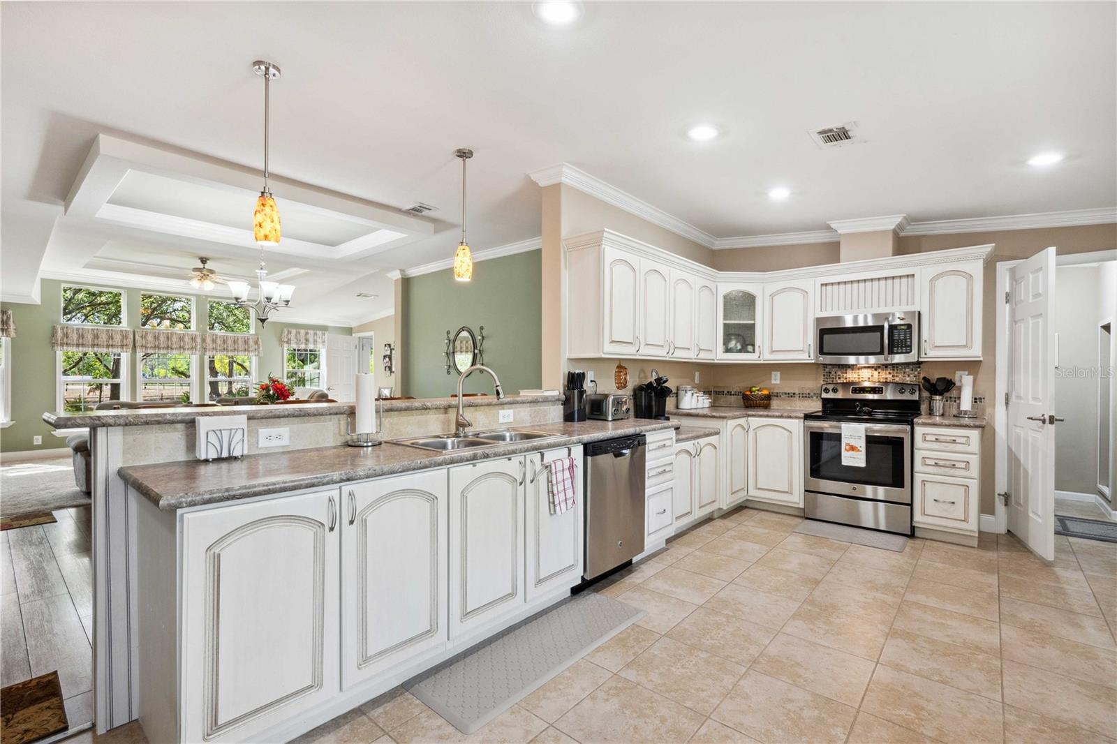 3911 LADO DR, WESLEY CHAPEL, FL, 33543