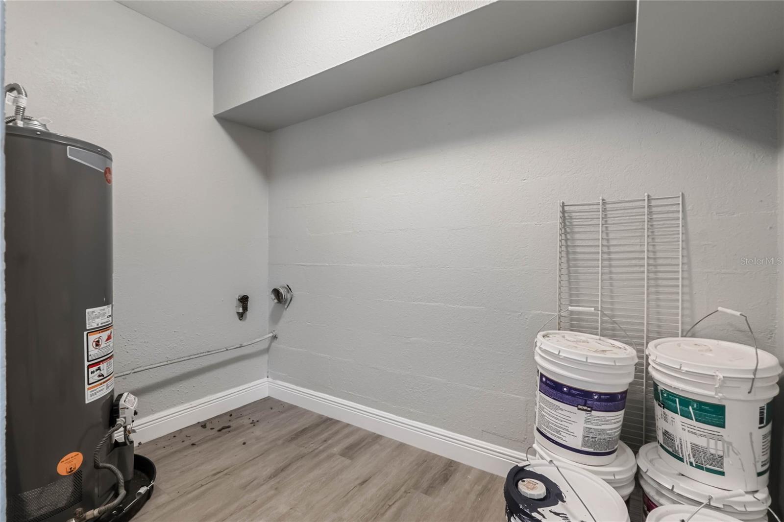 1090 EMERALD DR, MOUNT DORA, FL, 32757